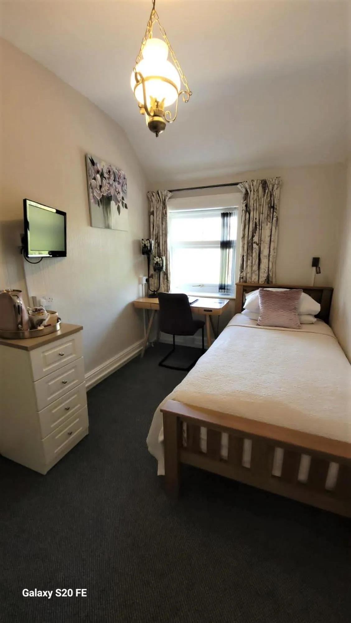 Photo of the whole room, Bed in Greylands Guest House