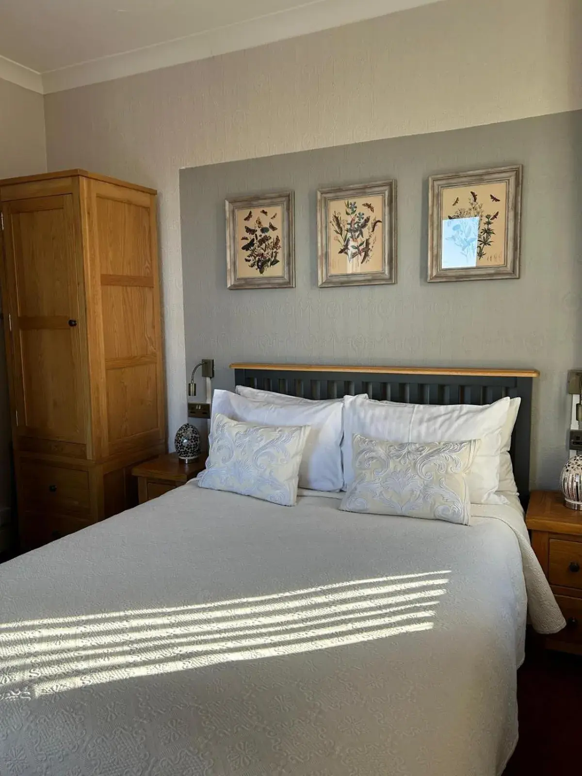 Classic Double Room with Shower - single occupancy in Greylands Guest House Classic Double Room with Shower - single occupancy in Greylands Guest House