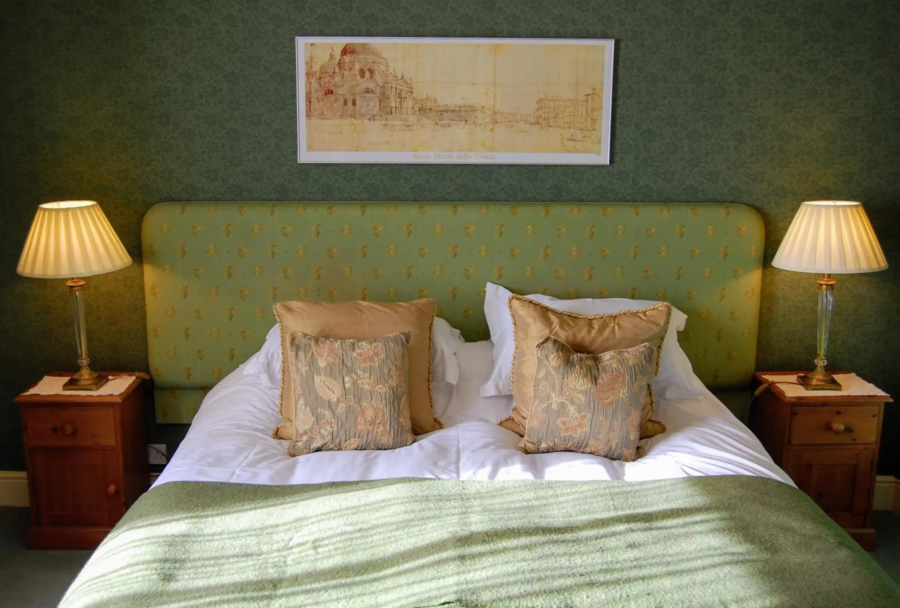 Deluxe Double Room - single occupancy in The Old Vicarage Dolfor Deluxe Double Room - single occupancy in The Old Vicarage Dolfor