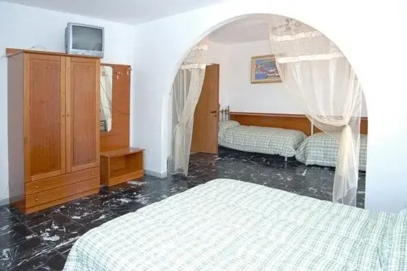 Quadruple Room in Locanda Al Castello Quadruple Room in Locanda Al Castello