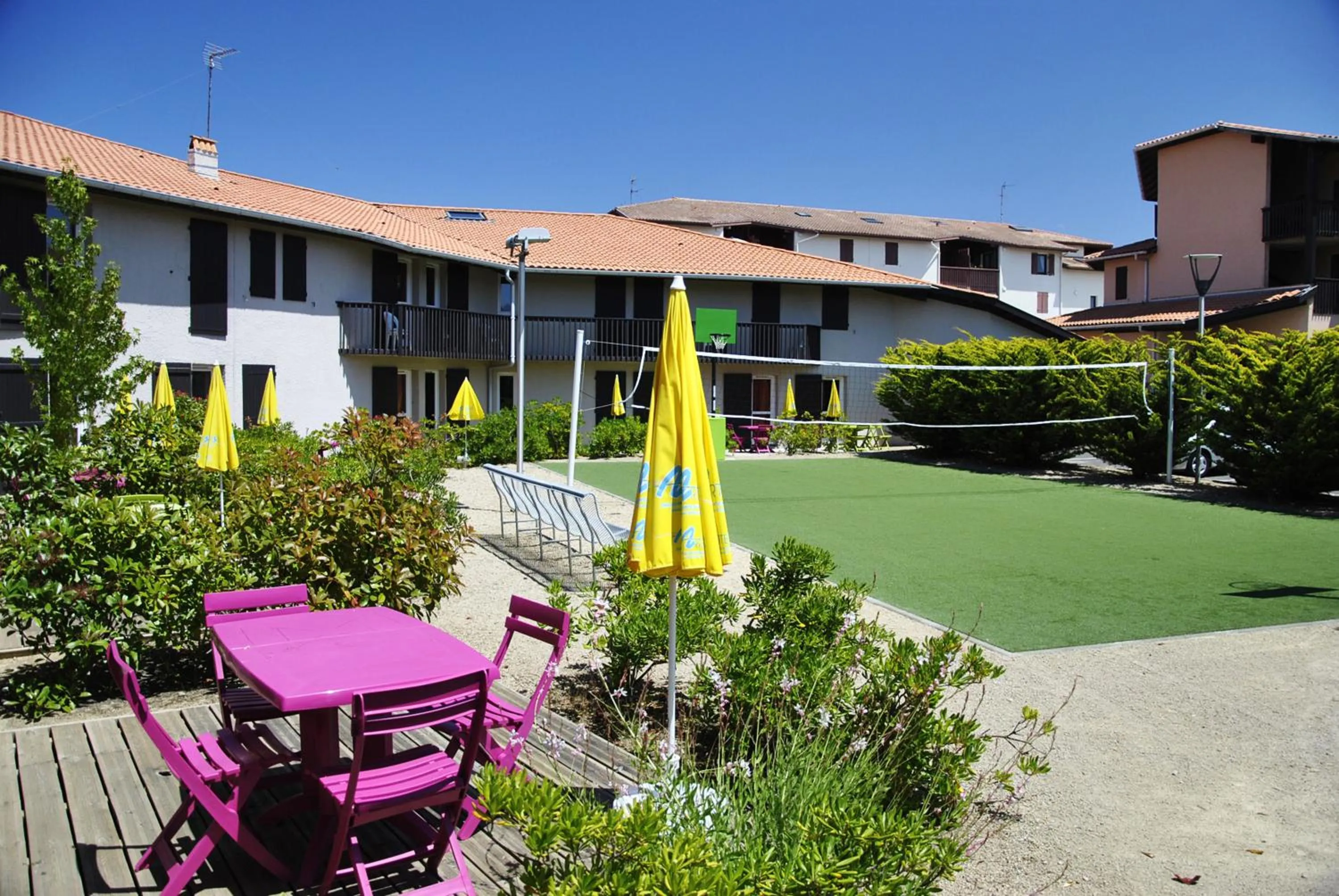 Facade/entrance in Village Vacances Le Junka