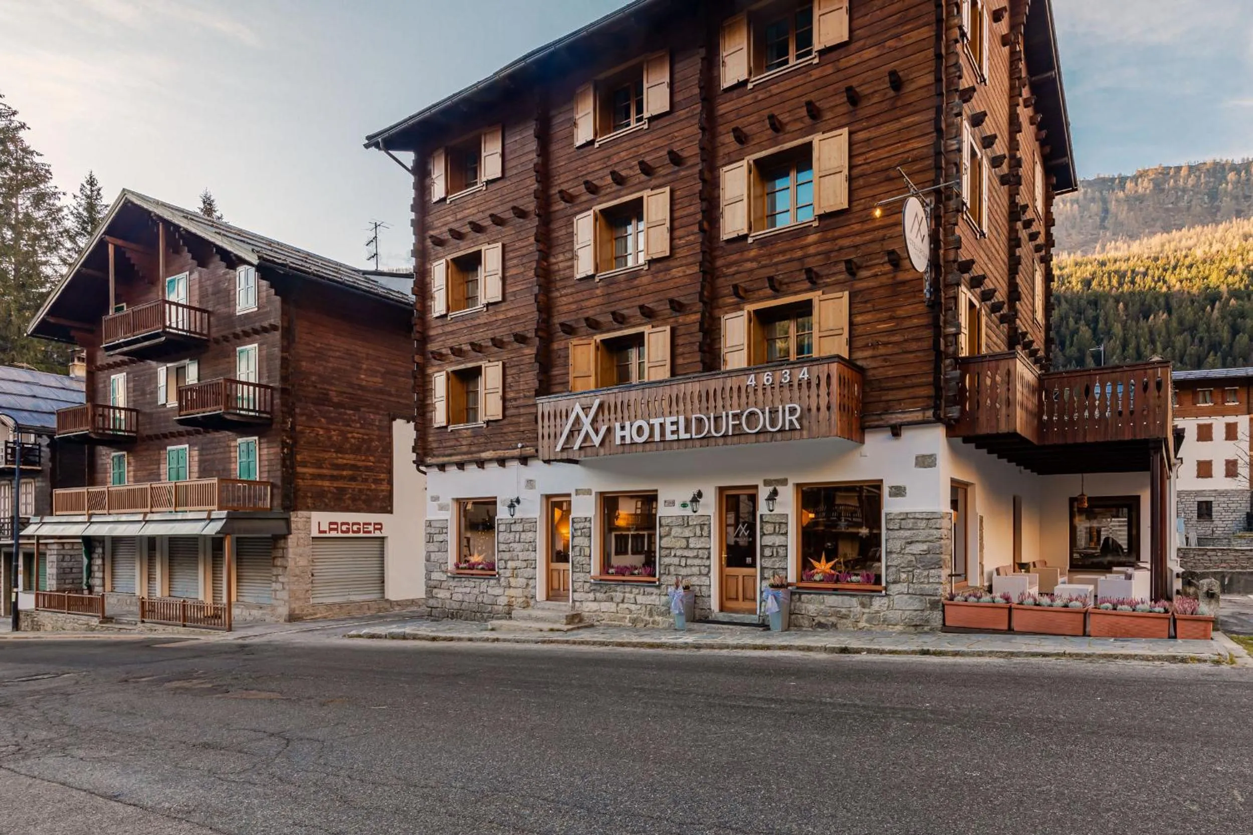 Facade/entrance in Hotel Dufour