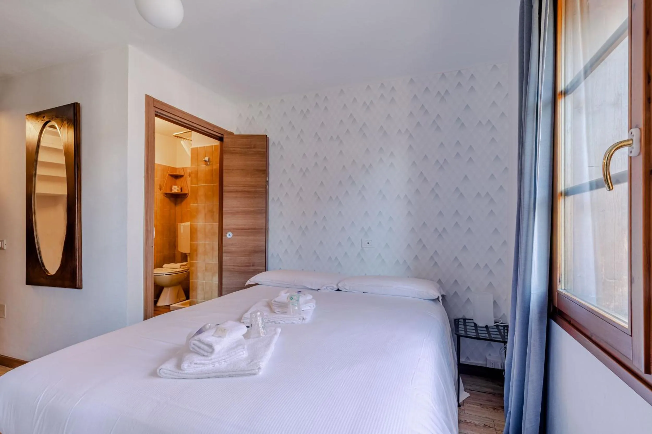 Photo of the whole room, Bed in Hotel Dufour