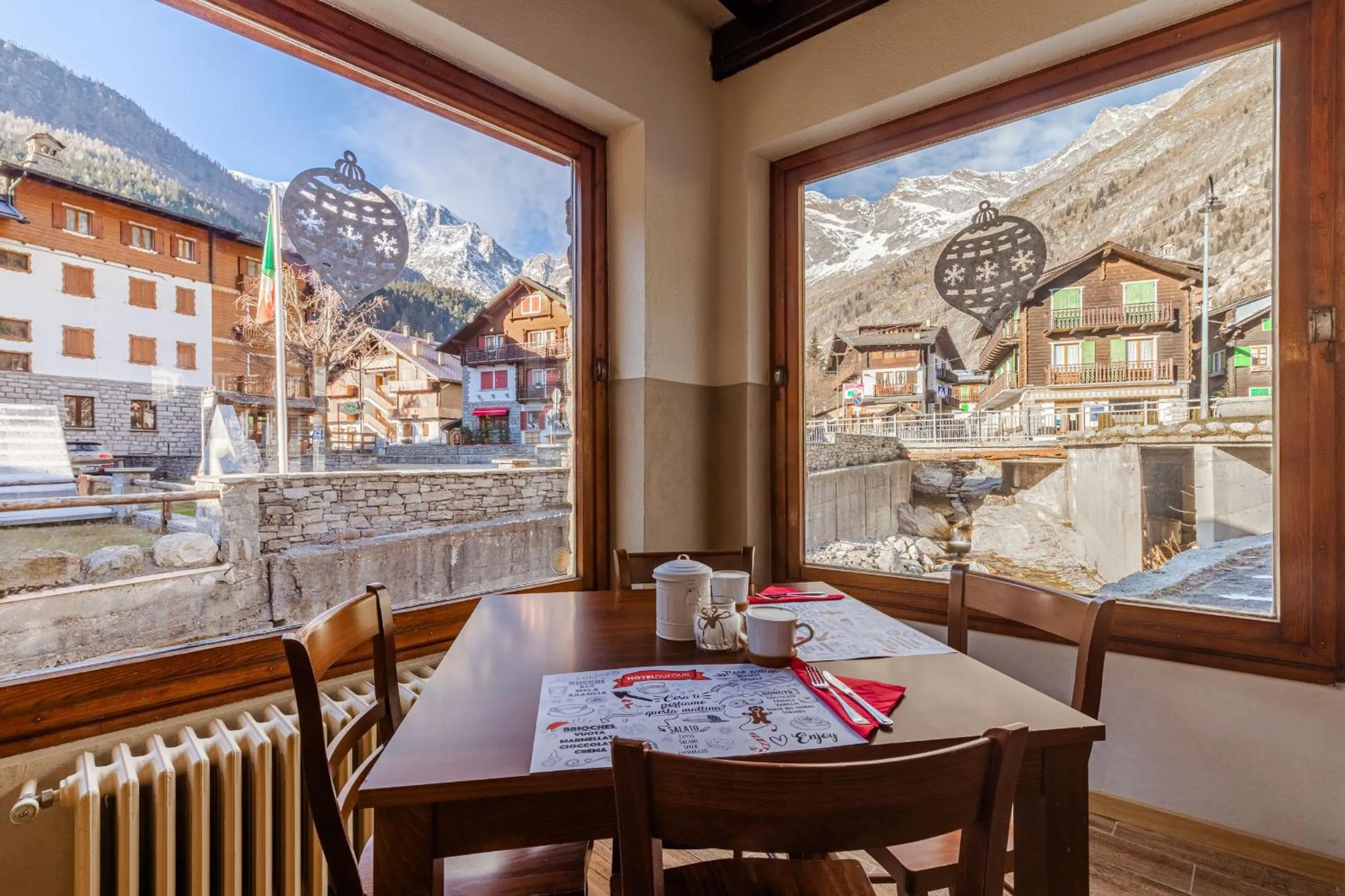 Restaurant/places to eat in Hotel Dufour