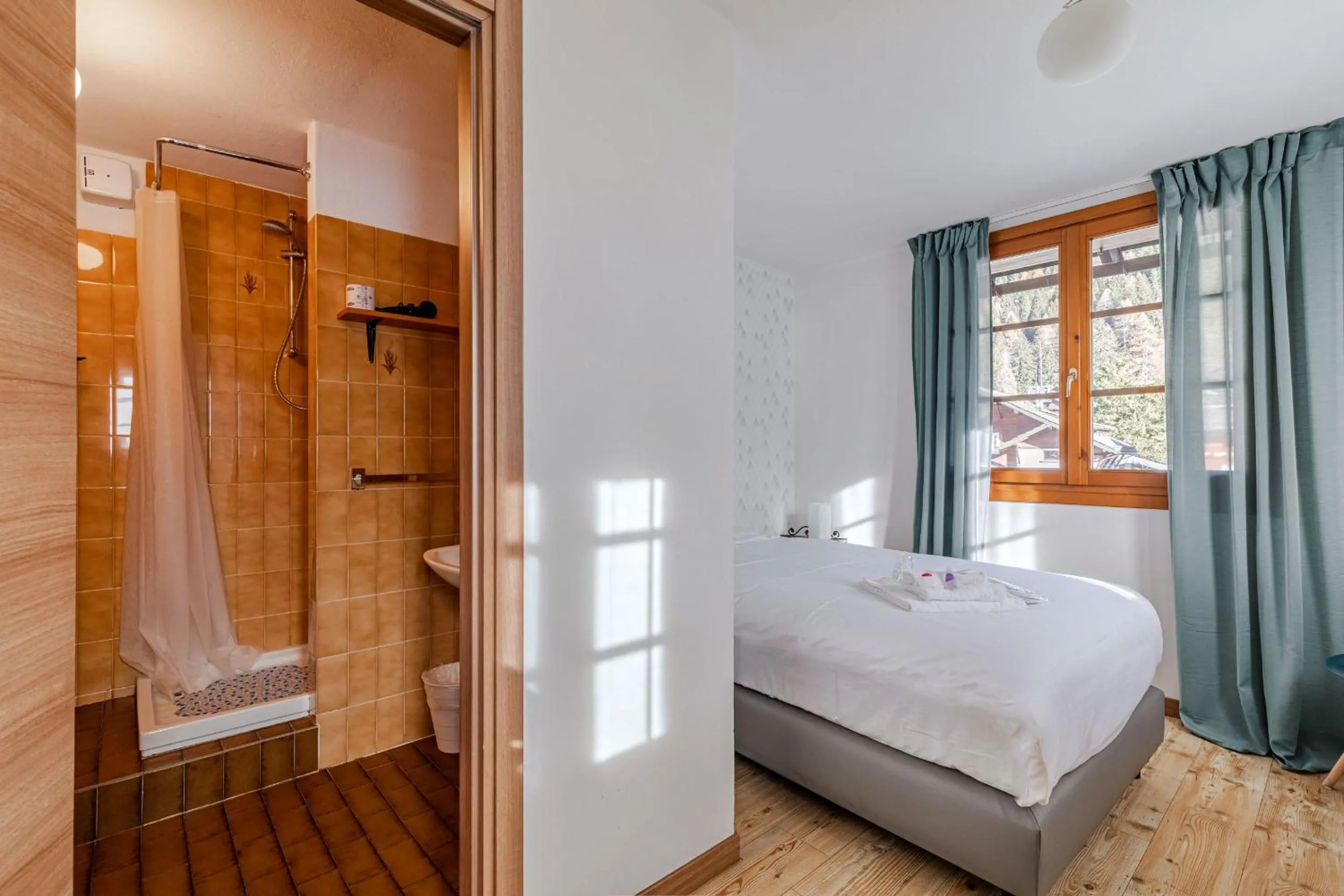 Photo of the whole room, Bed in Hotel Dufour