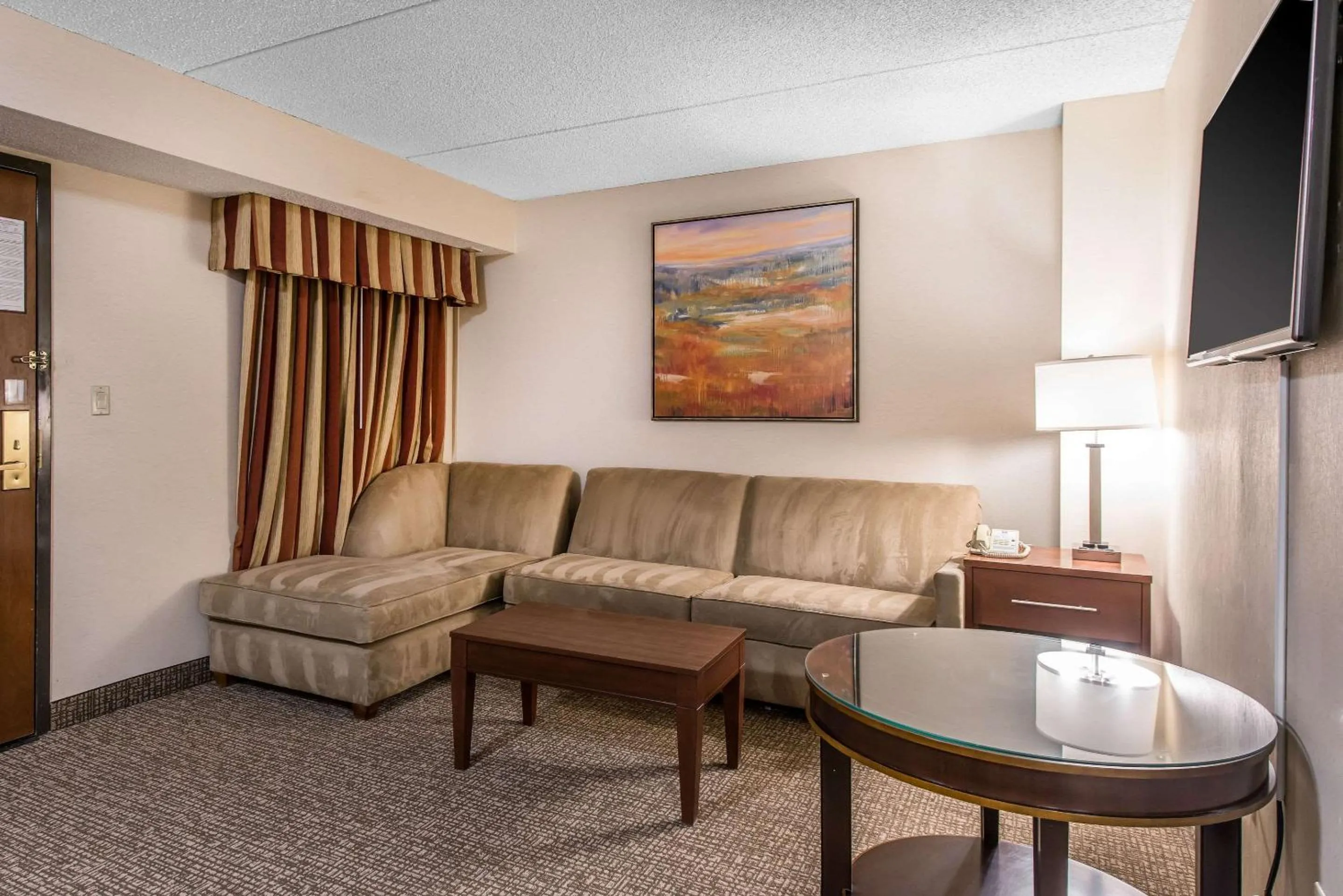 Photo of the whole room, Seating Area in Comfort Inn & Suites Denver Northfield