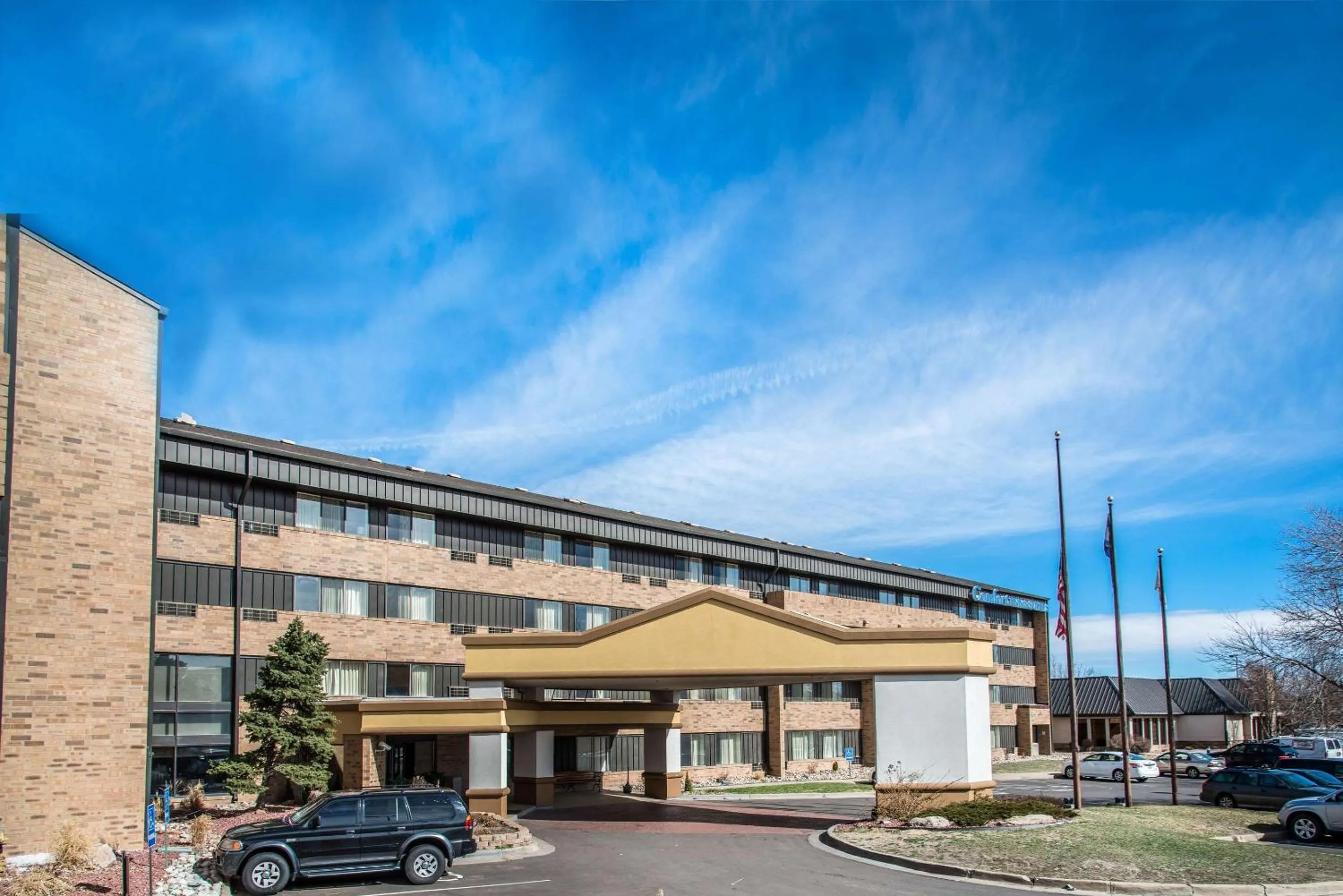 Property Building in Comfort Inn & Suites Denver Northfield