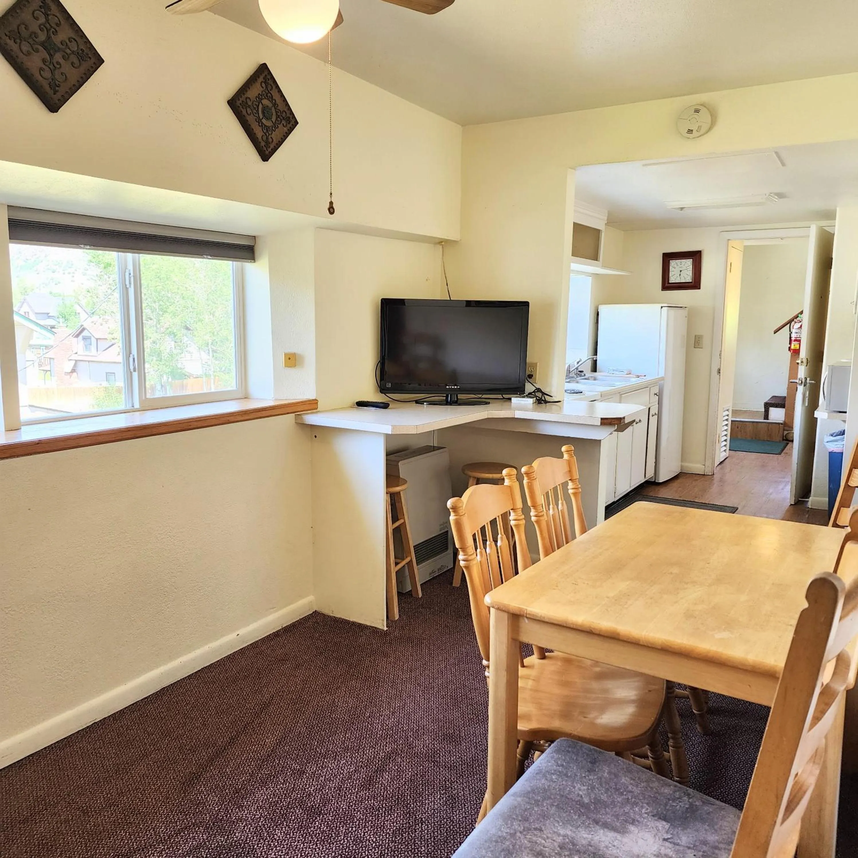 kitchen in Canyon Motel near Rocky Mountain National Park
