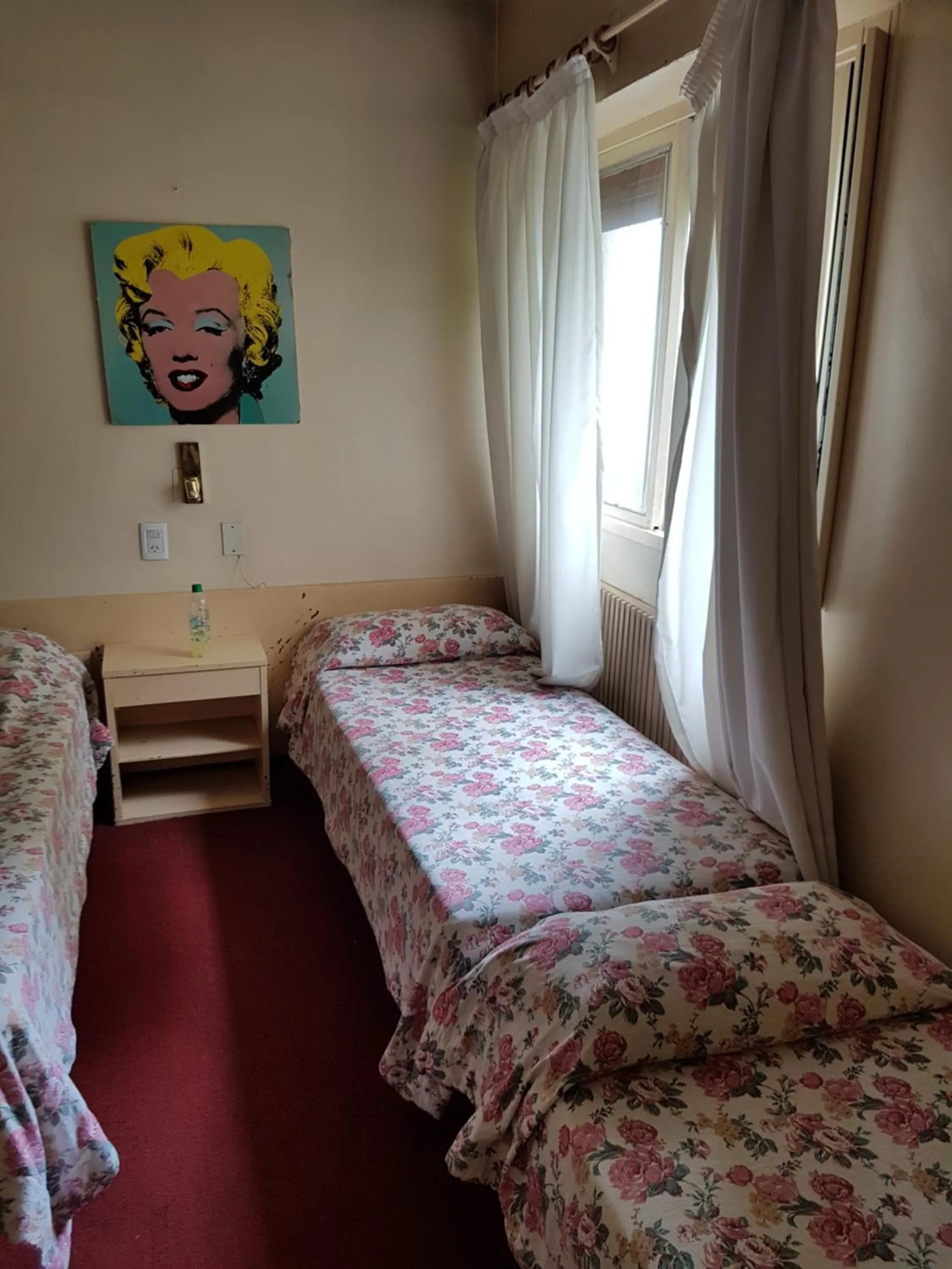 Shower, Bed in Nuevo Castillo Hotel