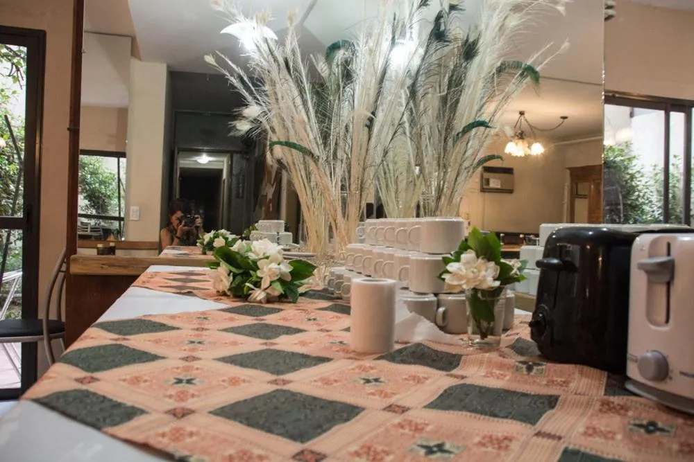 Restaurant/places to eat in Nuevo Castillo Hotel
