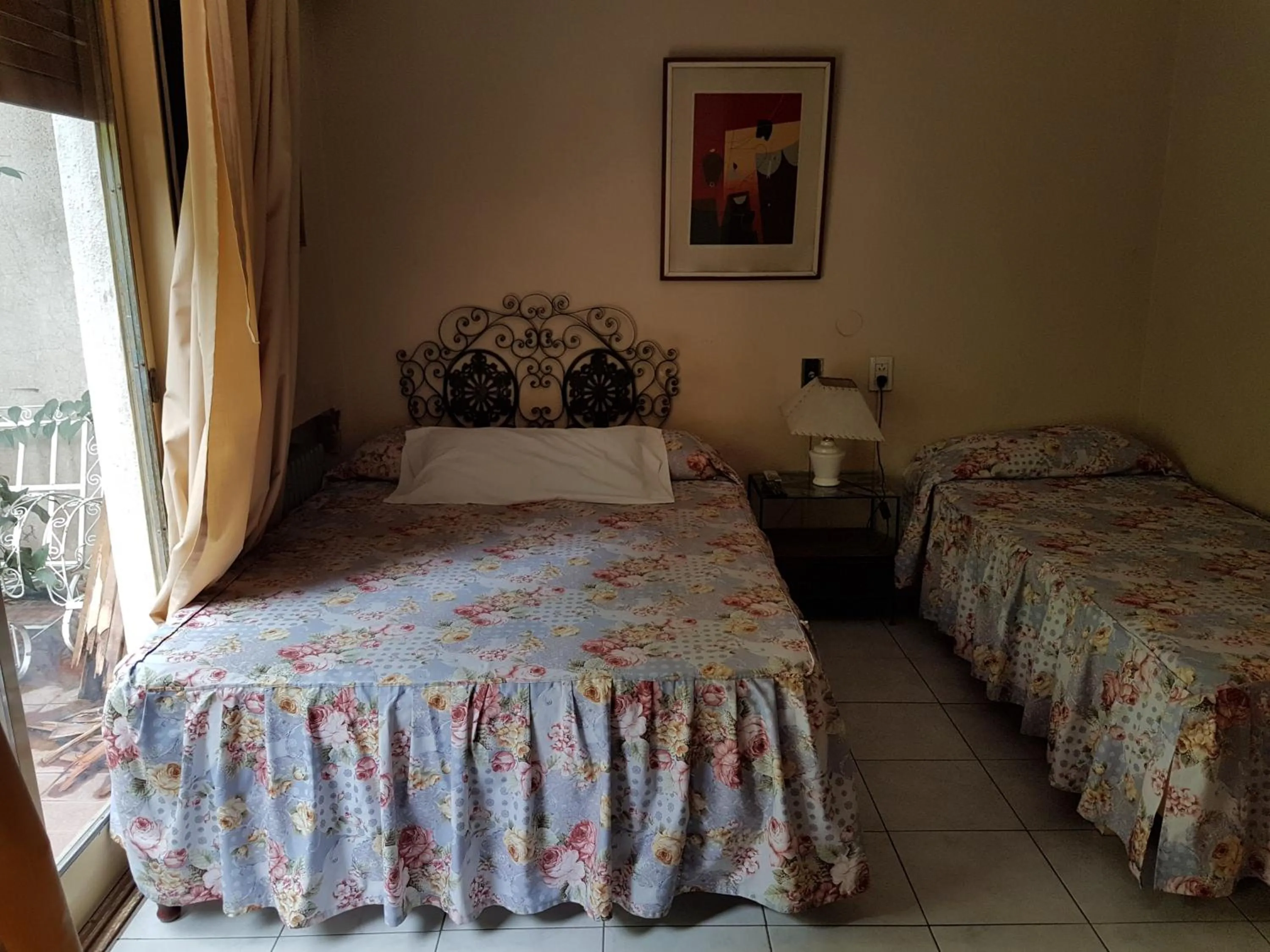 Patio, Bed in Nuevo Castillo Hotel