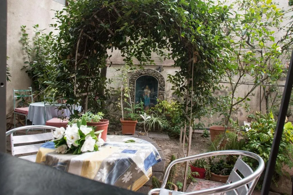 Patio in Nuevo Castillo Hotel