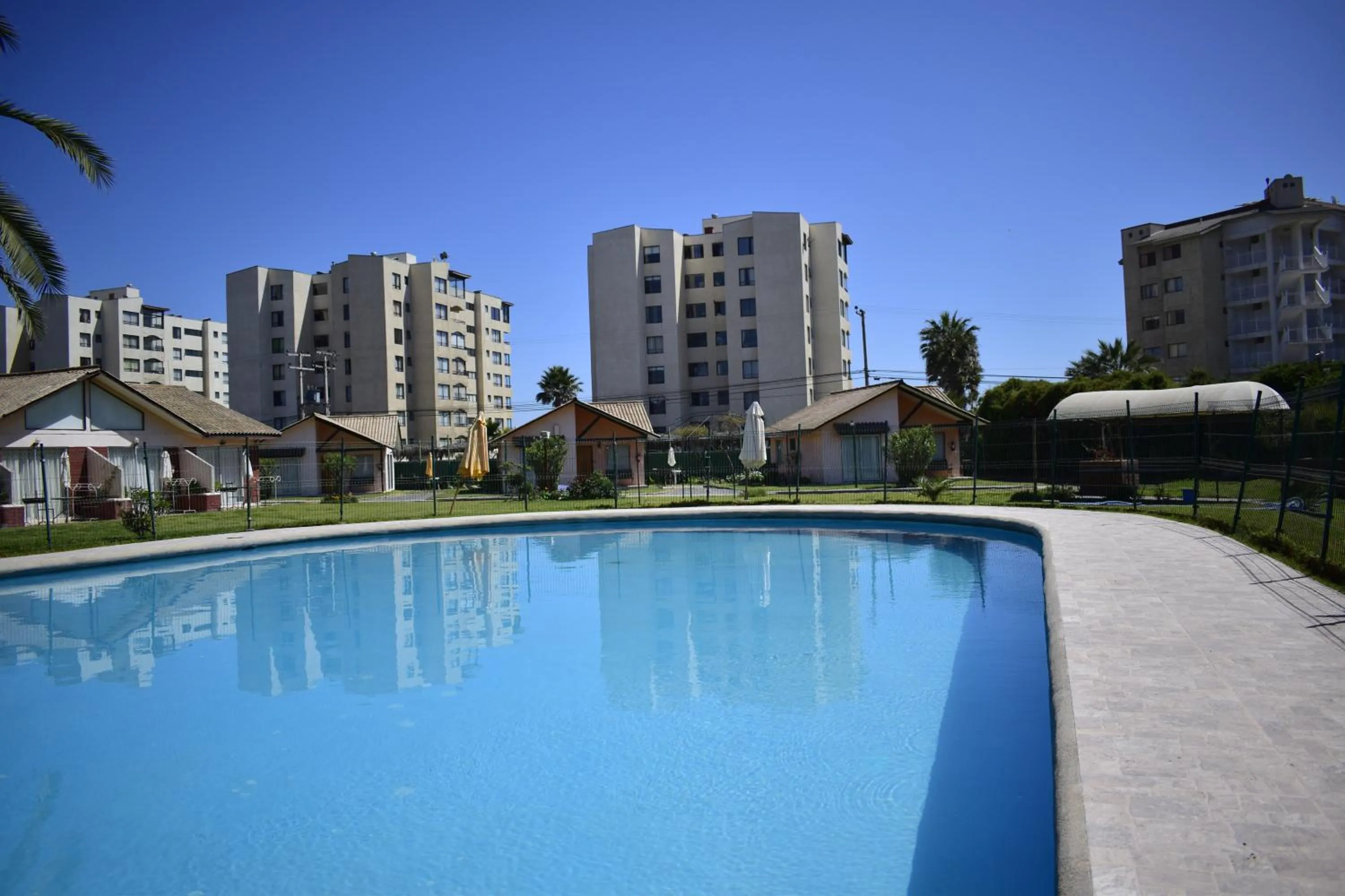 Swimming pool in Apart Hotel Y Cabanas Vegasur