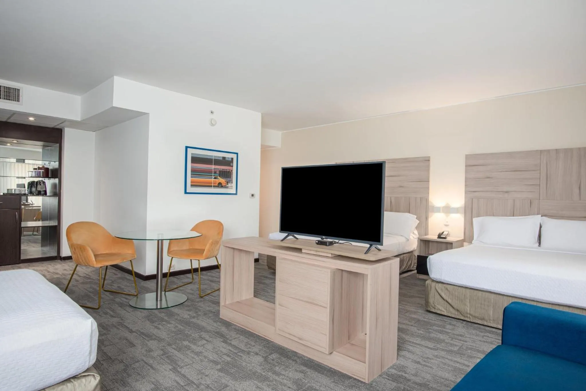 Photo of the whole room, Bed in Crowne Plaza Lima by IHG