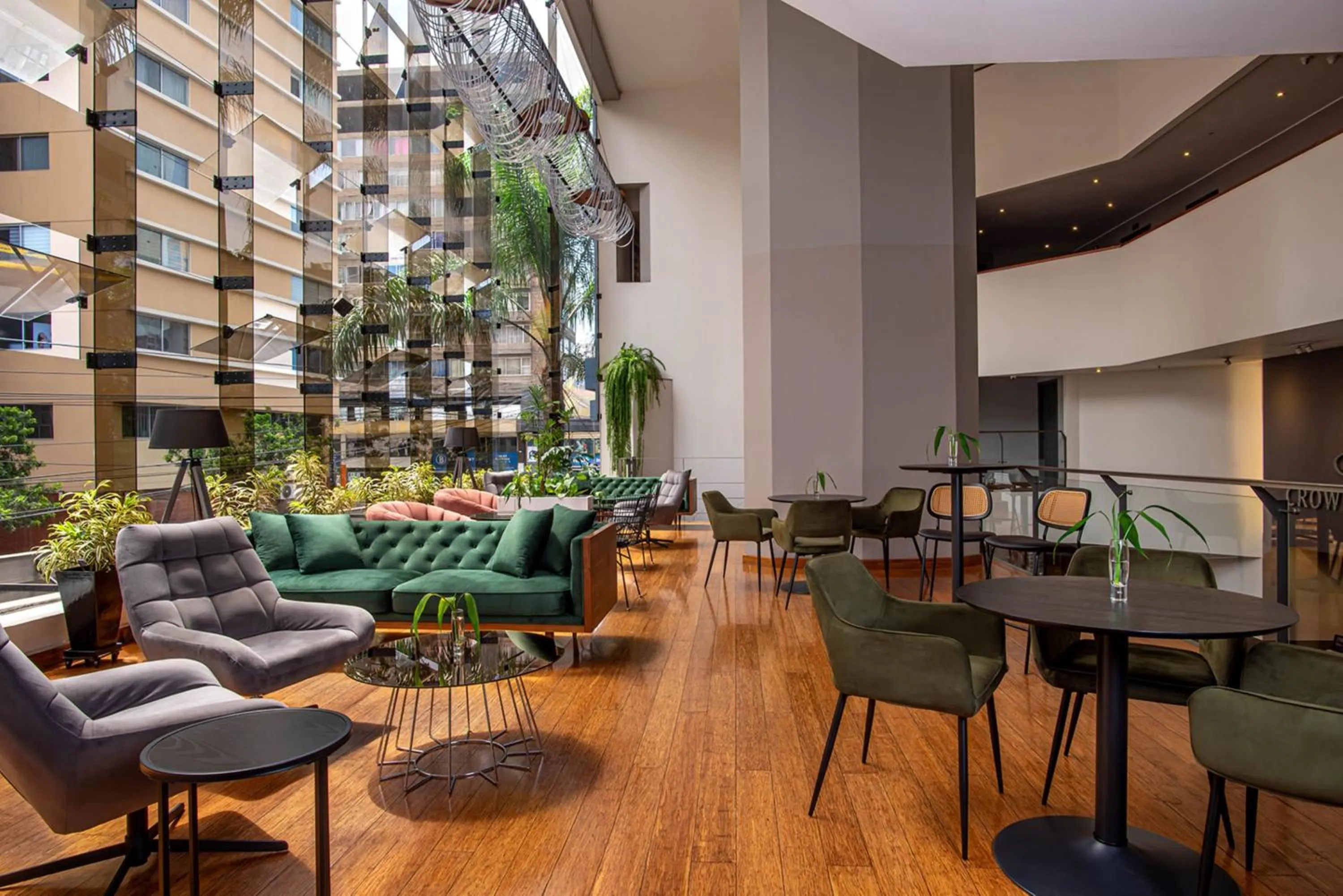 Lounge or bar in Crowne Plaza Lima by IHG