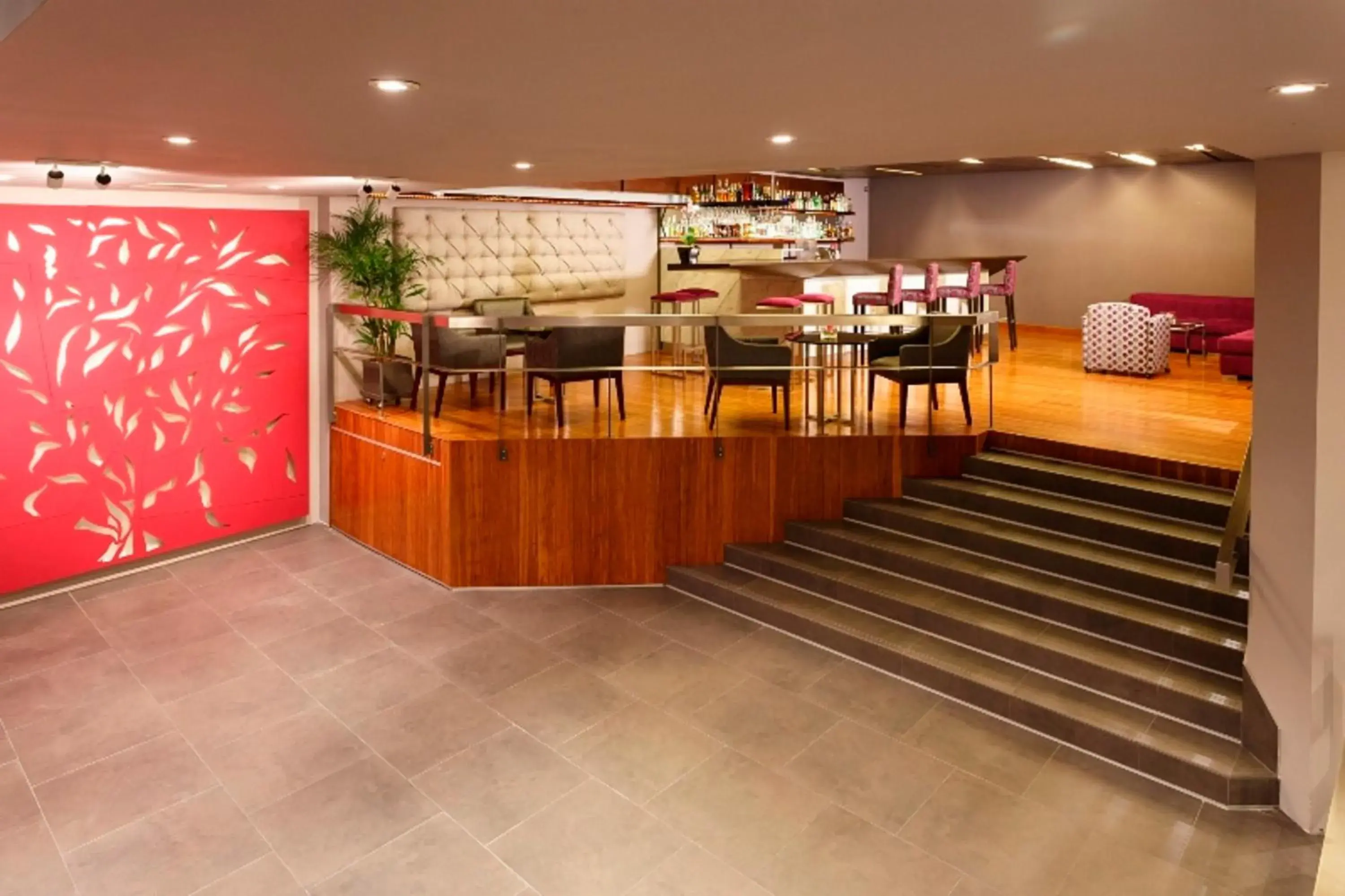 Lounge or bar in Crowne Plaza Lima by IHG Lounge or bar in Crowne Plaza Lima by IHG