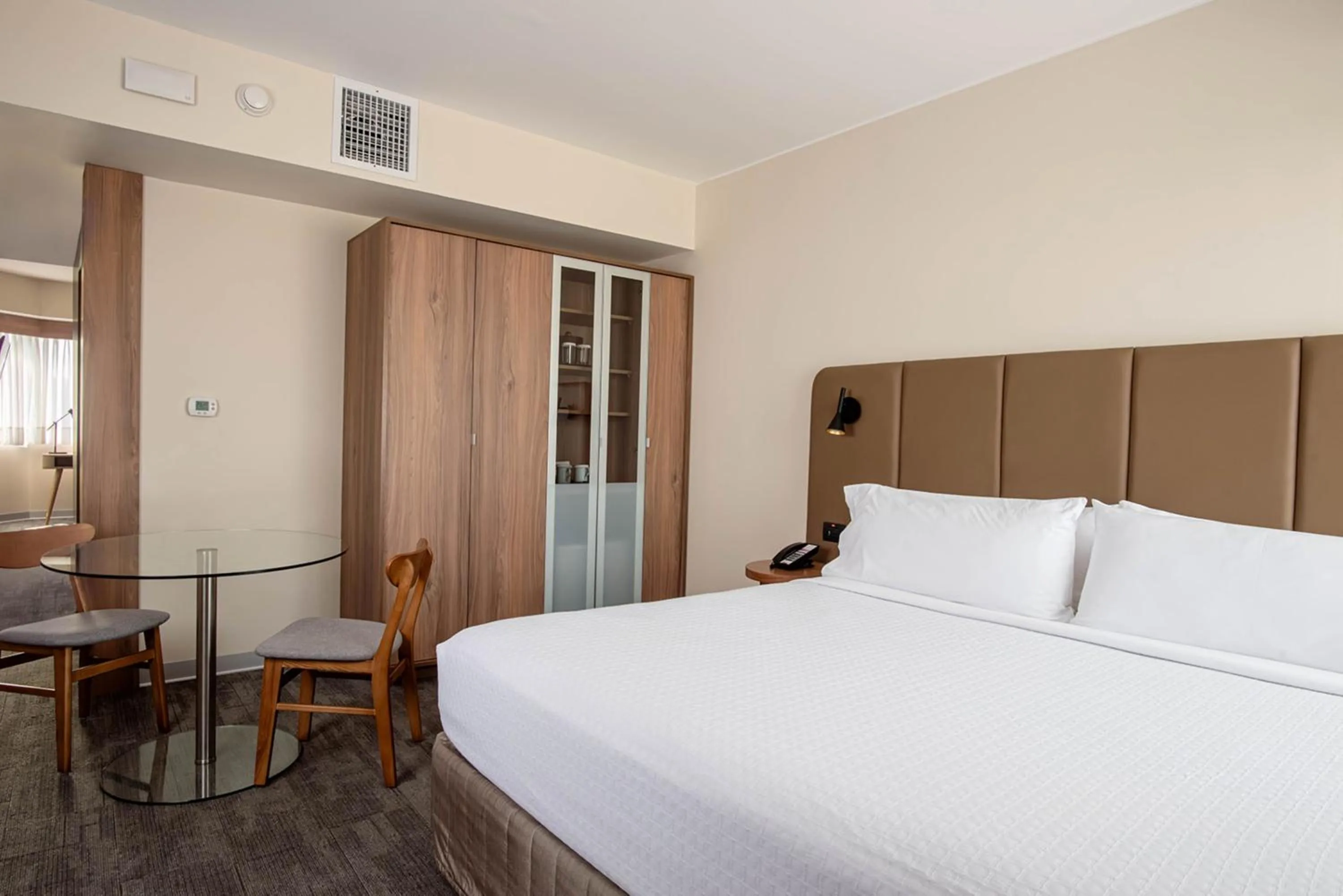 Photo of the whole room, Bed in Crowne Plaza Lima by IHG