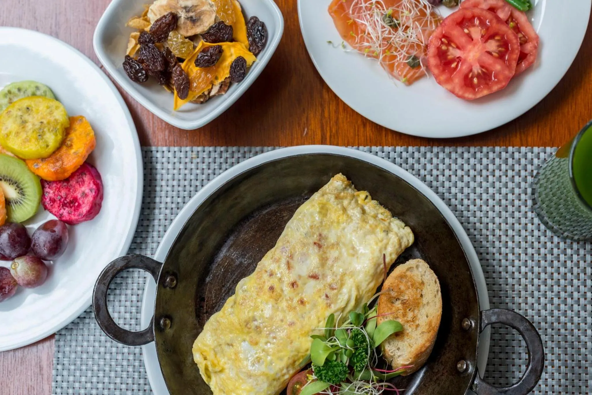 Restaurant/places to eat in Crowne Plaza Lima by IHG