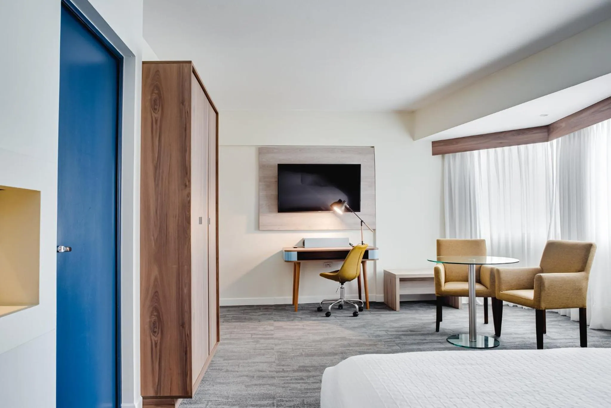 Photo of the whole room, Bed in Crowne Plaza Lima by IHG