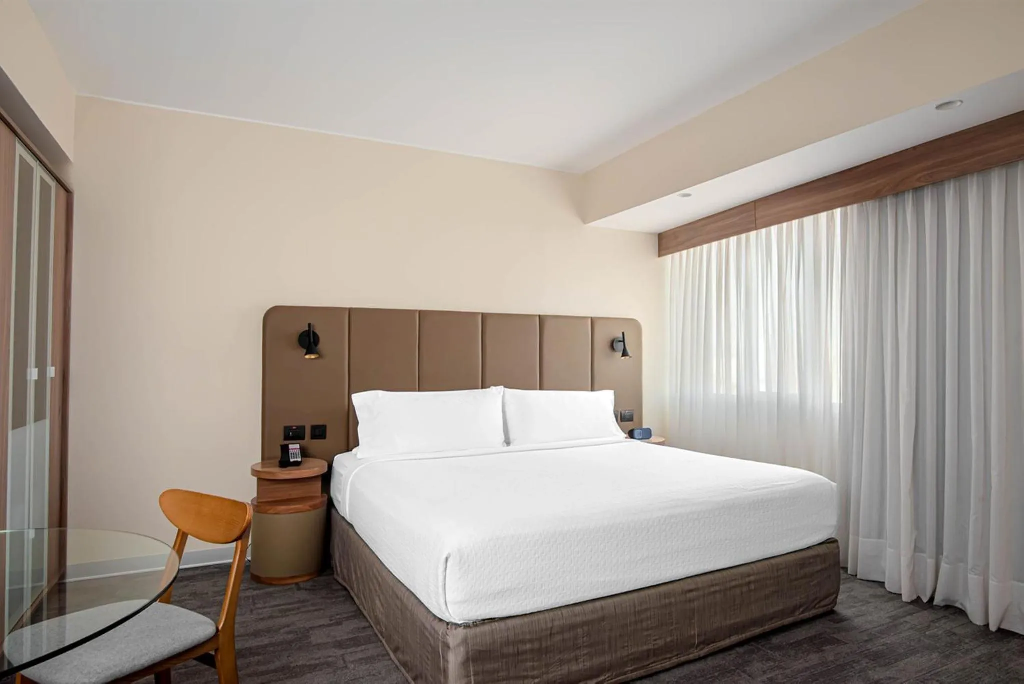 Photo of the whole room, Bed in Crowne Plaza Lima by IHG