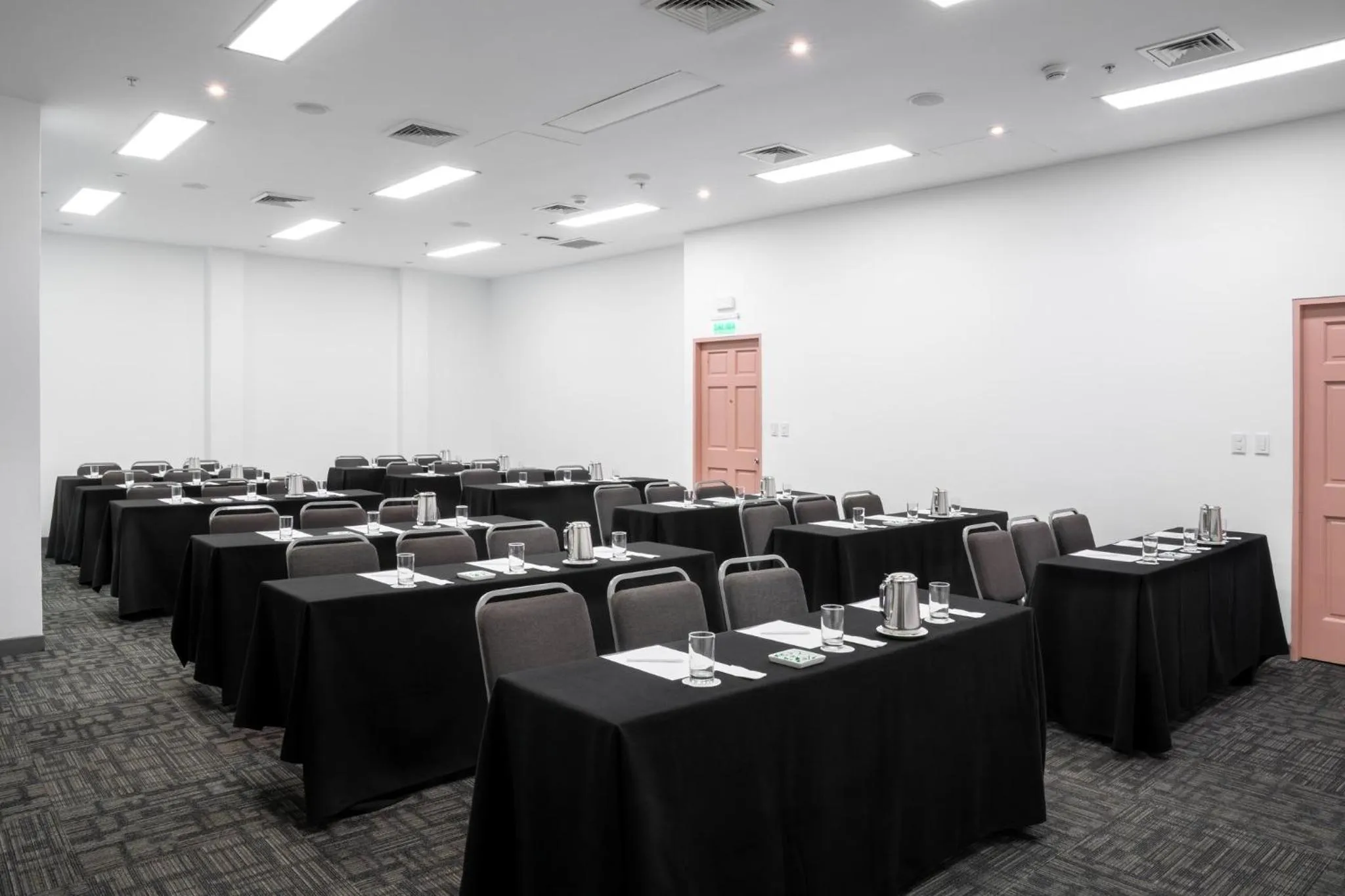 Meeting/conference room in Crowne Plaza Lima by IHG