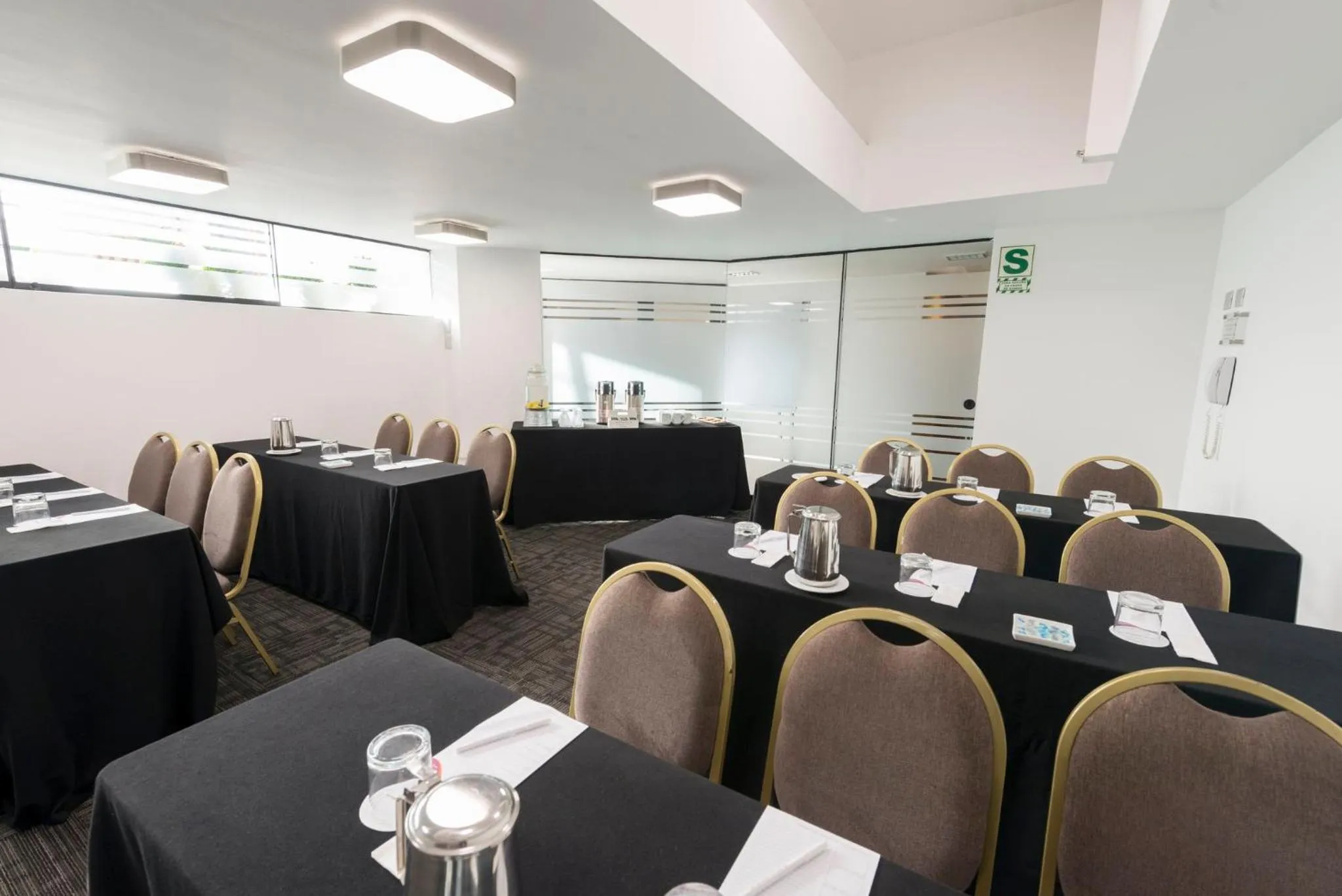 Meeting/conference room in Crowne Plaza Lima by IHG