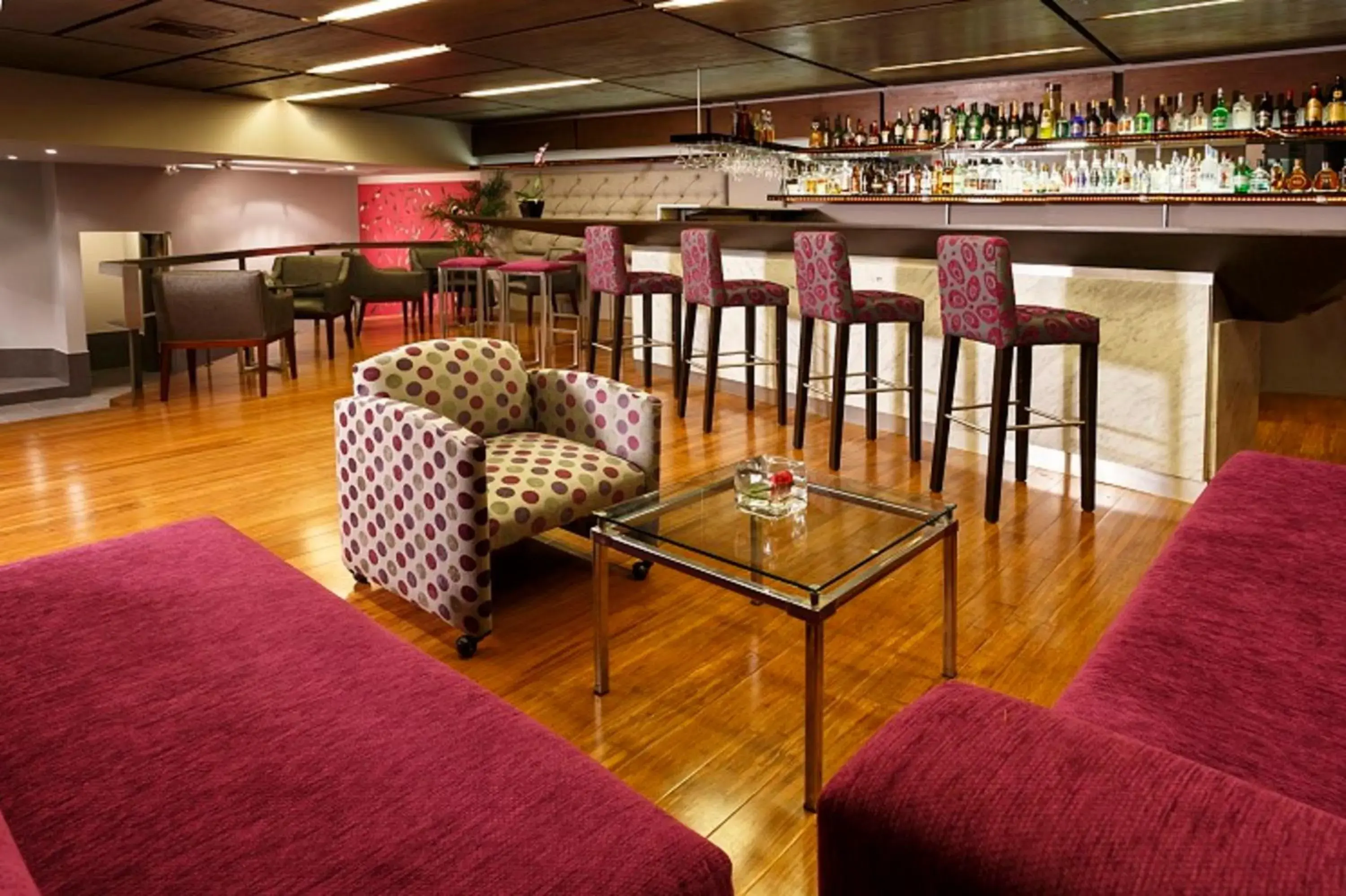 Lounge or bar in Crowne Plaza Lima by IHG Lounge or bar in Crowne Plaza Lima by IHG