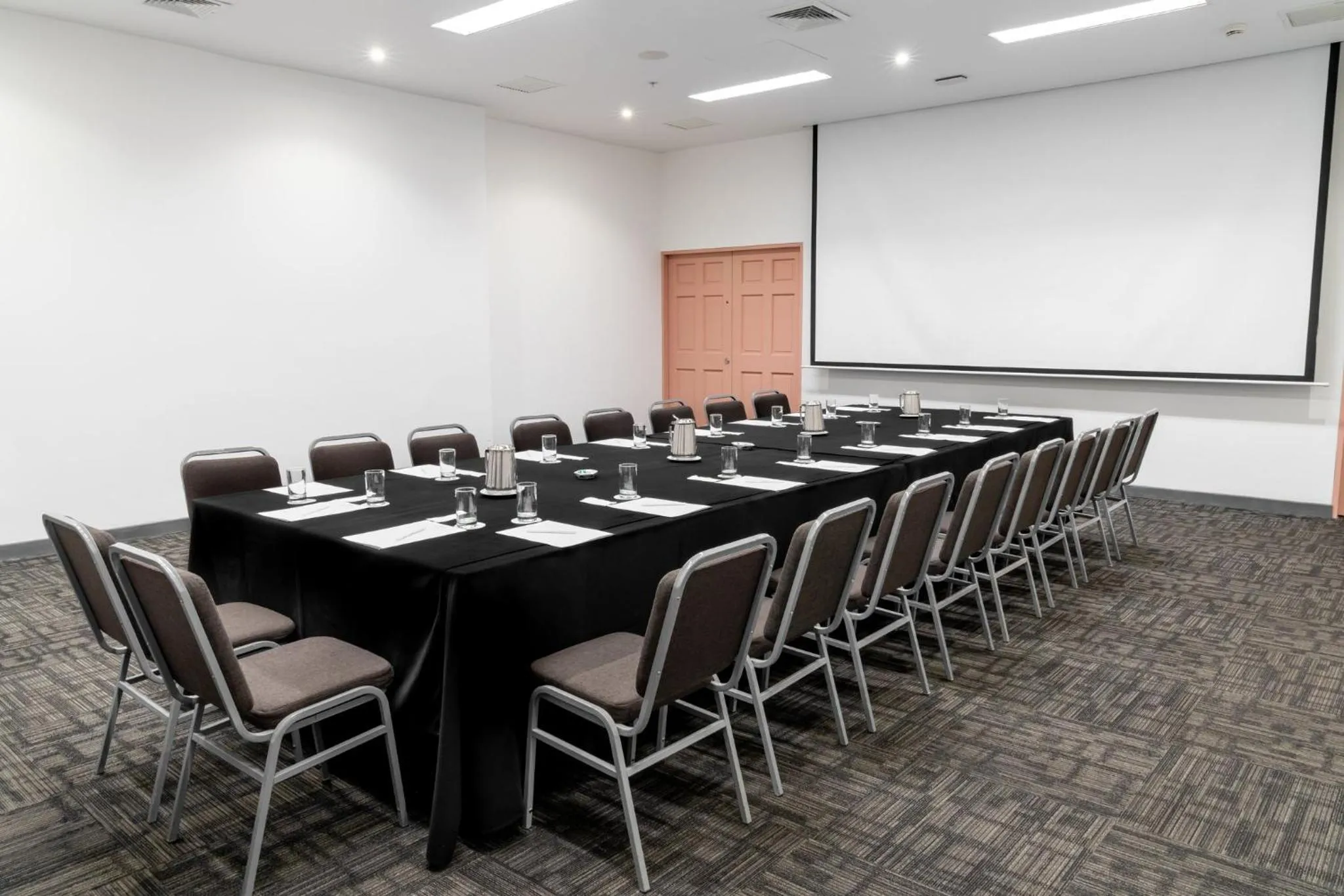Meeting/conference room in Crowne Plaza Lima by IHG