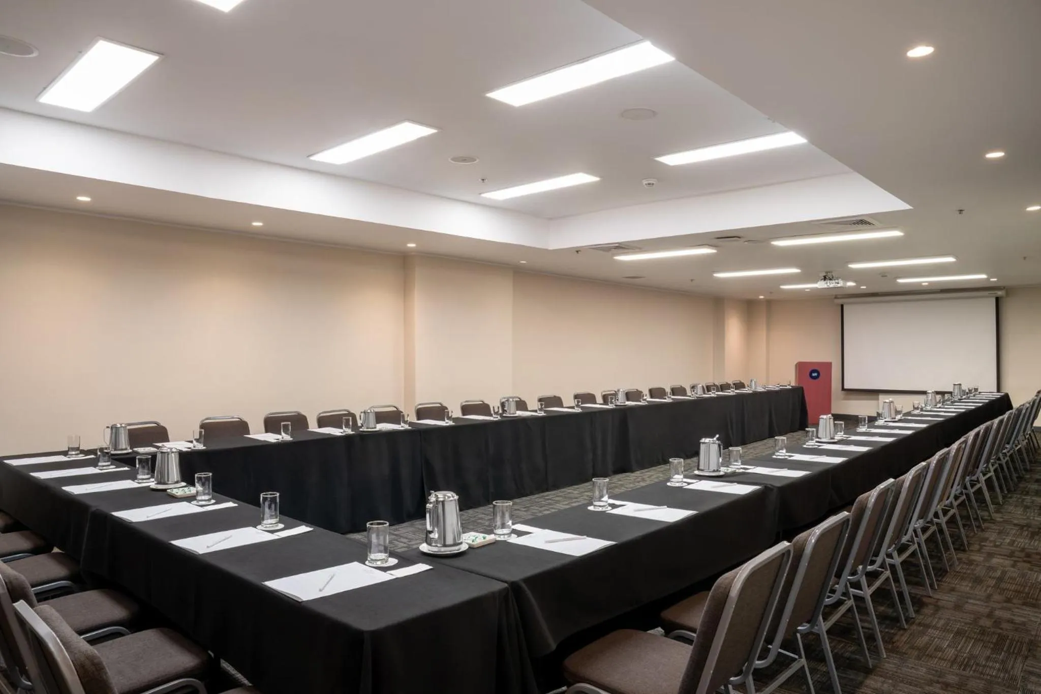 Meeting/conference room in Crowne Plaza Lima by IHG