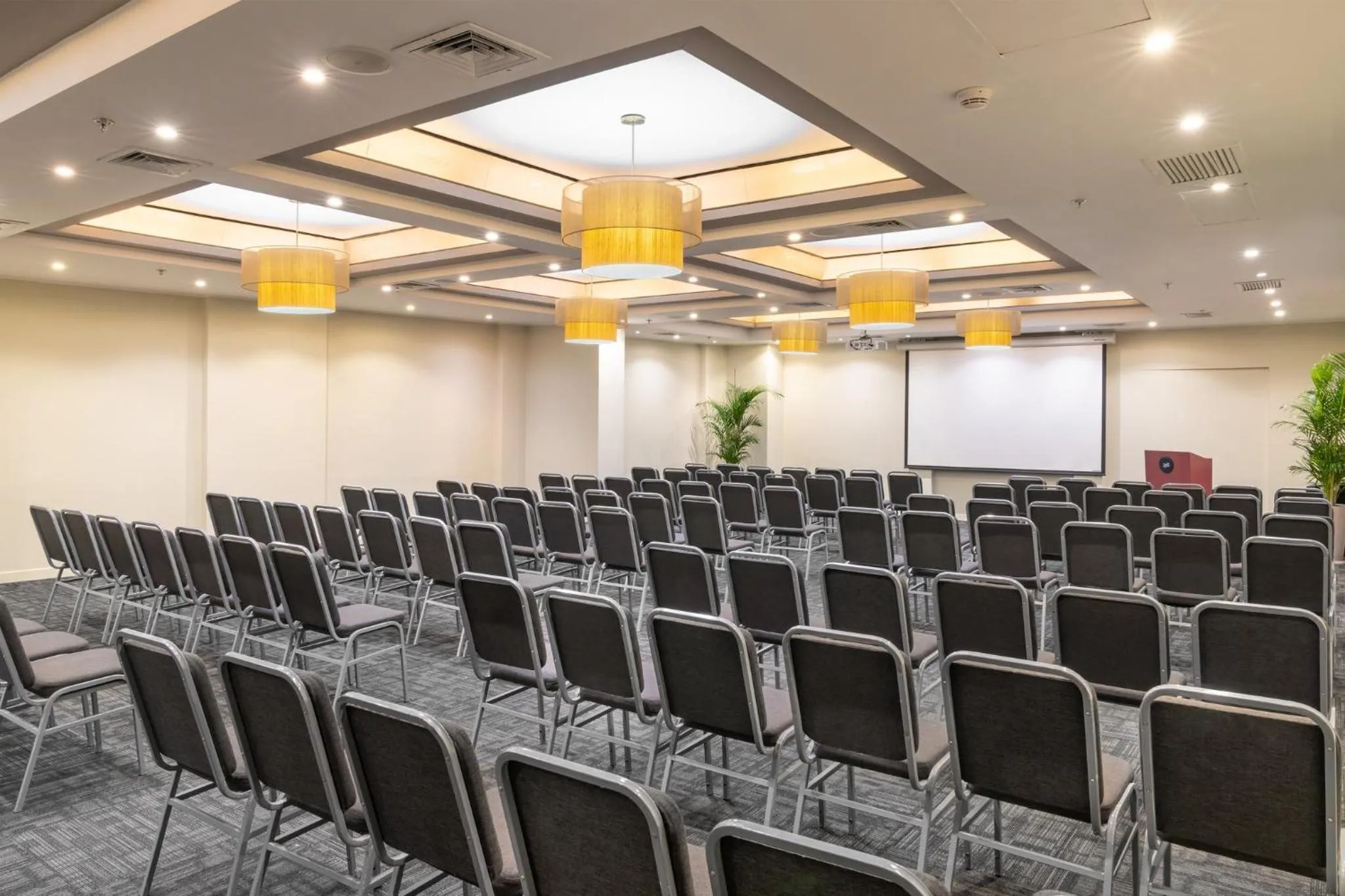 Meeting/conference room in Crowne Plaza Lima by IHG