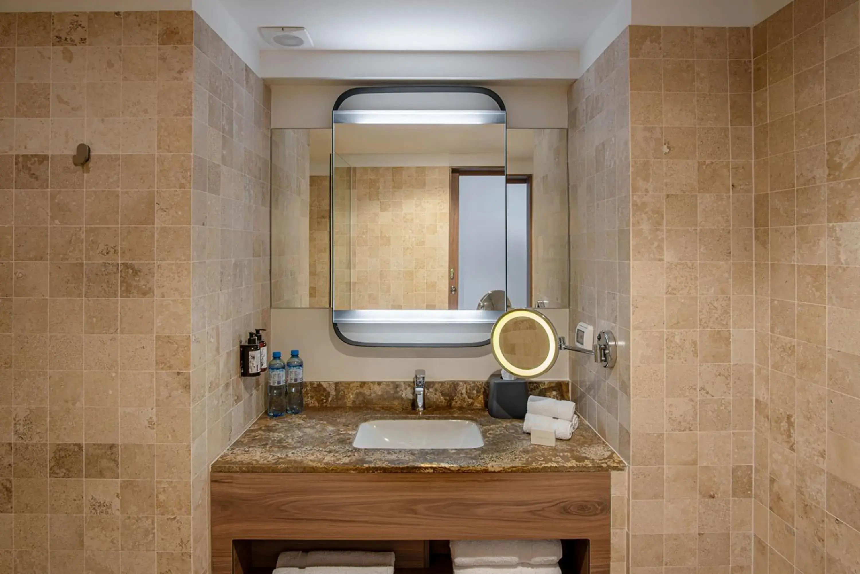 Bathroom in Crowne Plaza Lima by IHG Bathroom in Crowne Plaza Lima by IHG