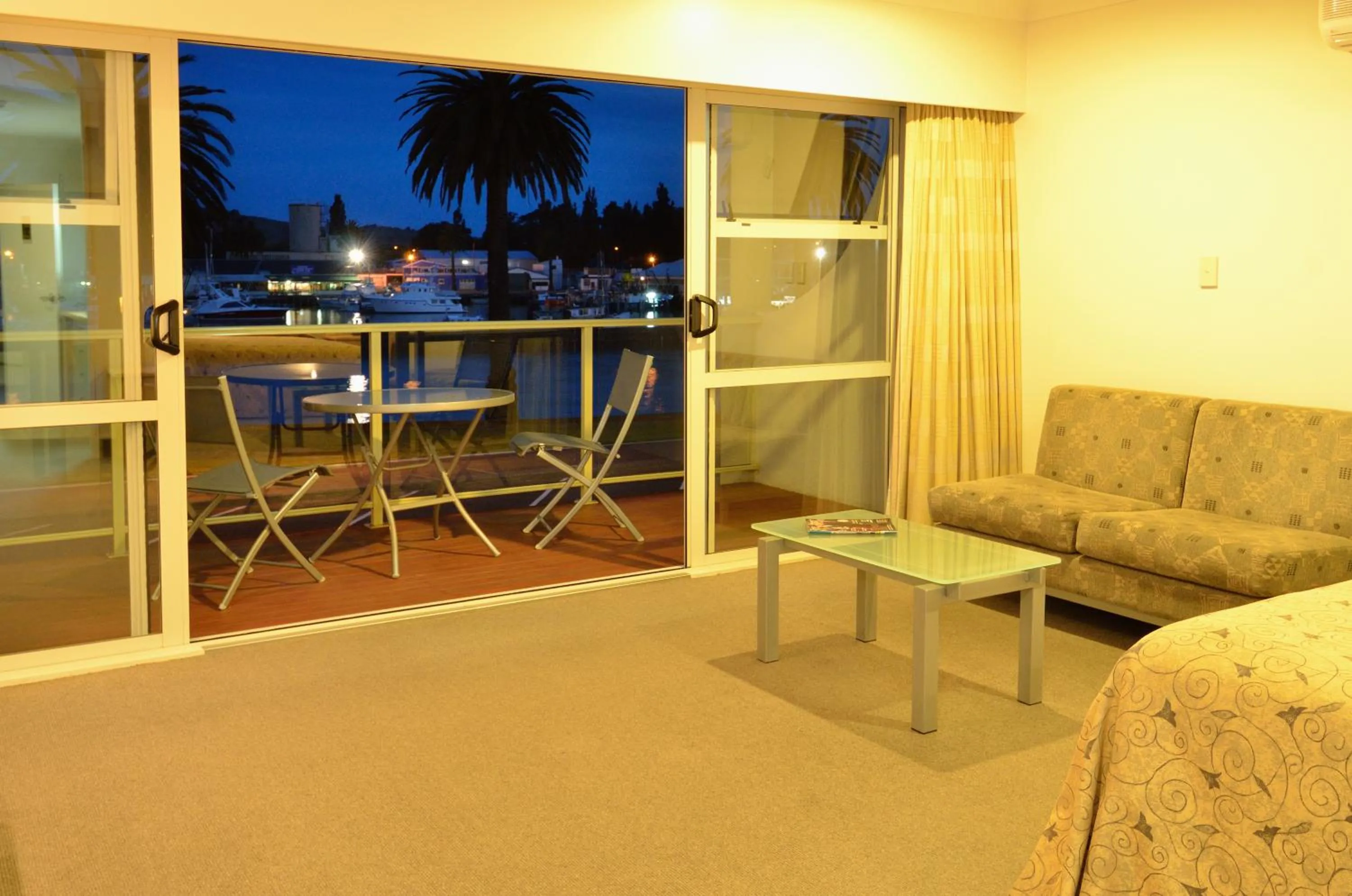 Night in Senator Motor Inn