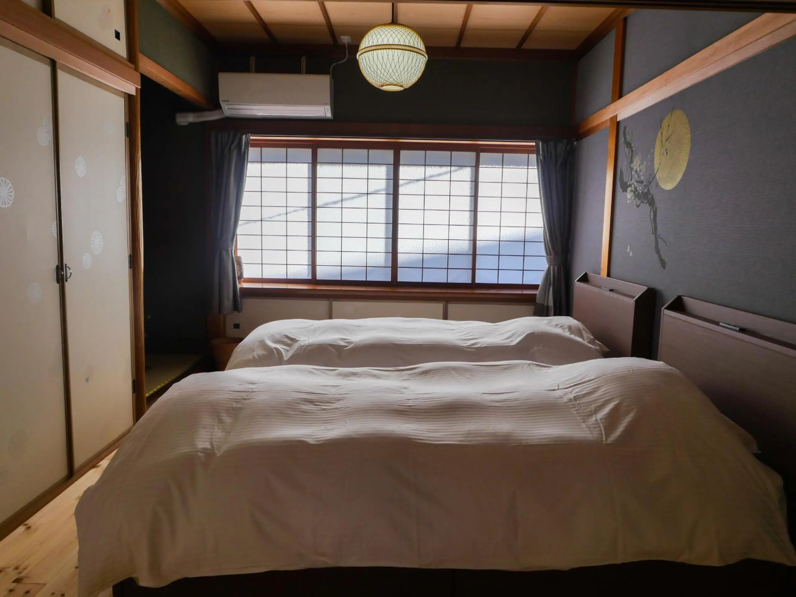 Bathroom, Bed in Temarian House