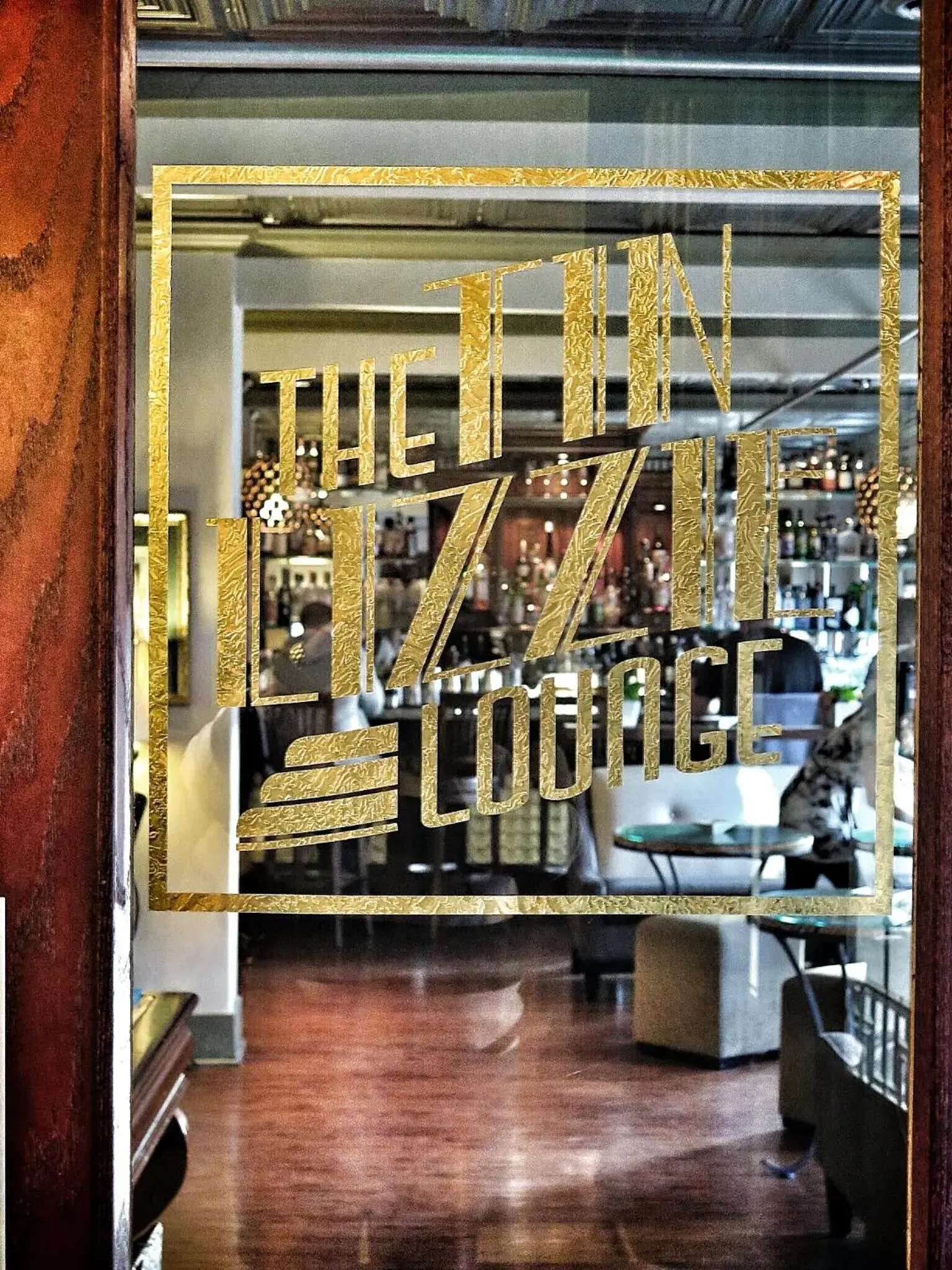 Lounge or bar in MarQueen Hotel - NEWLY RENOVATED Lounge or bar in MarQueen Hotel - NEWLY RENOVATED