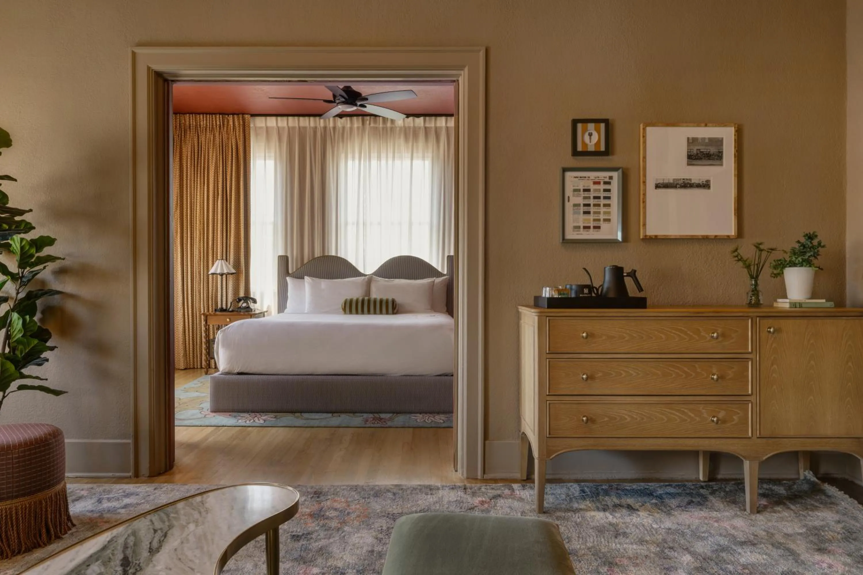 Guests, Bed in MarQueen Hotel - NEWLY RENOVATED