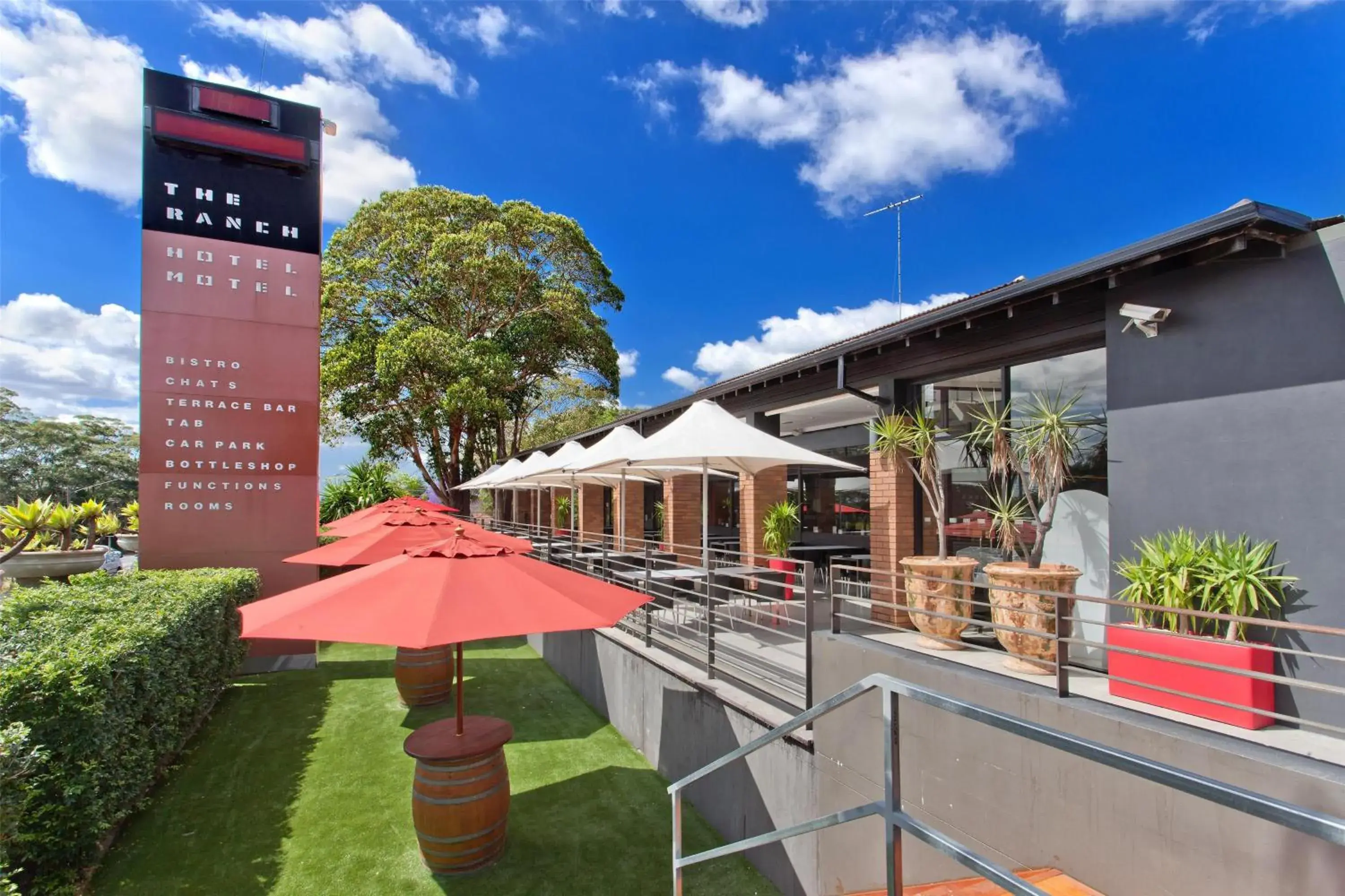 Lounge or bar in Nightcap at the Ranch Hotel Lounge or bar in Nightcap at the Ranch Hotel