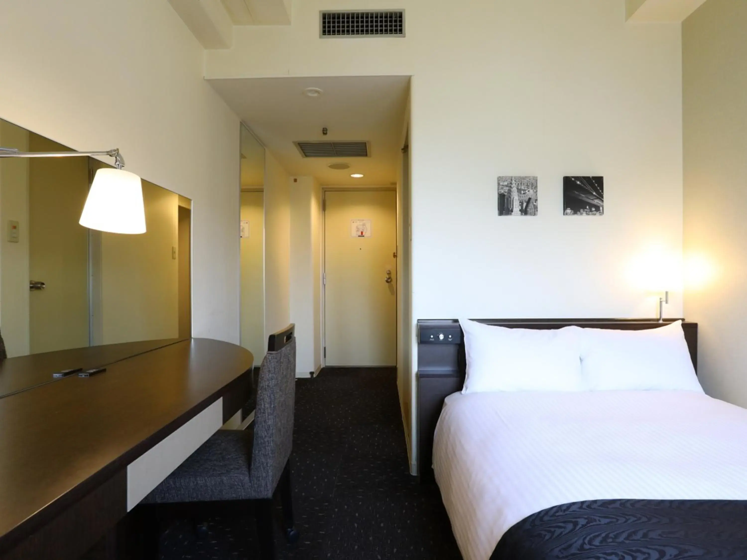 Photo of the whole room, Bed in APA Hotel Sagamihara Hashimoto Ekimae Photo of the whole room, Bed in APA Hotel Sagamihara Hashimoto Ekimae