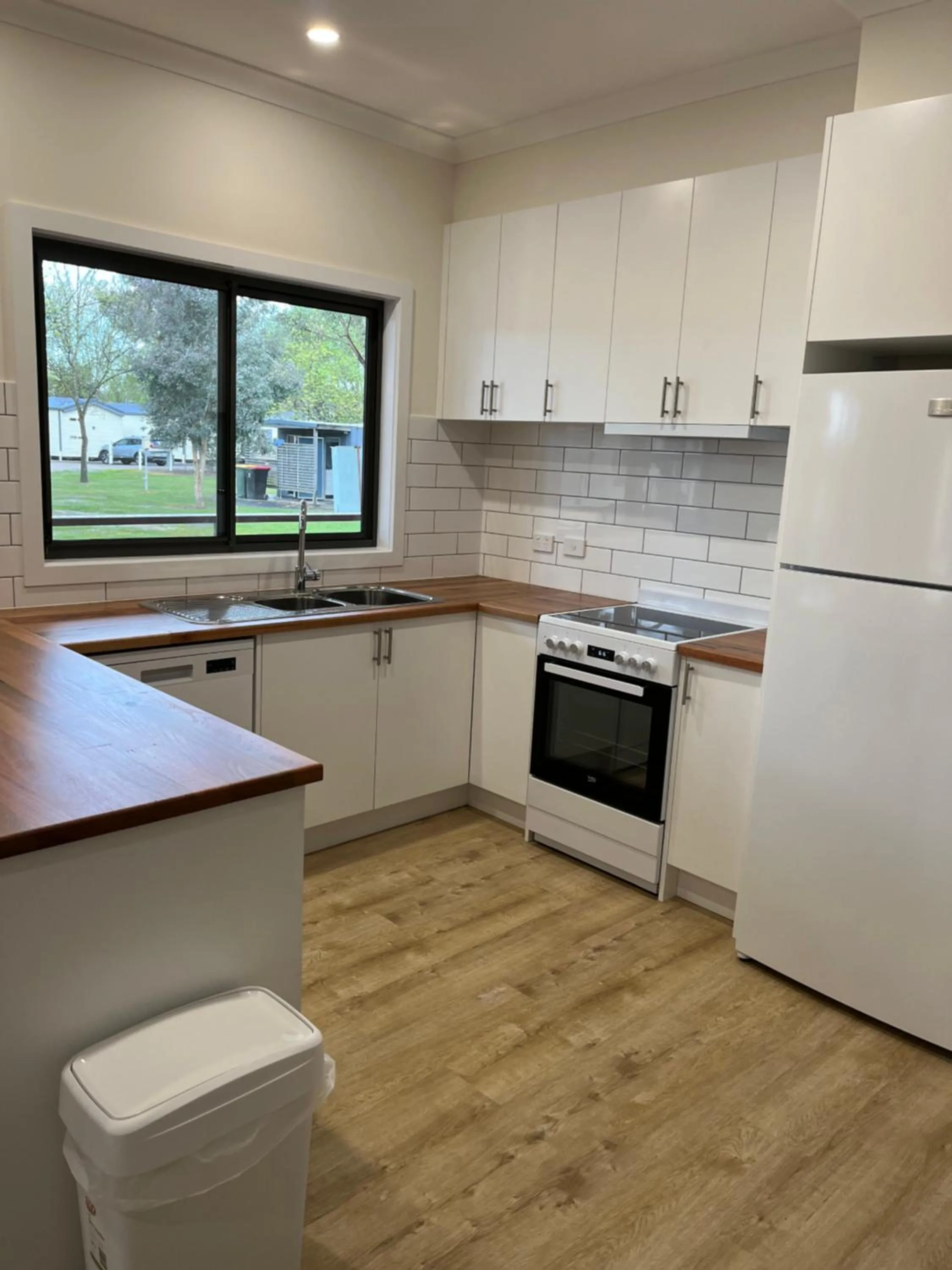 Kitchen or kitchenette in High Country Holiday Park