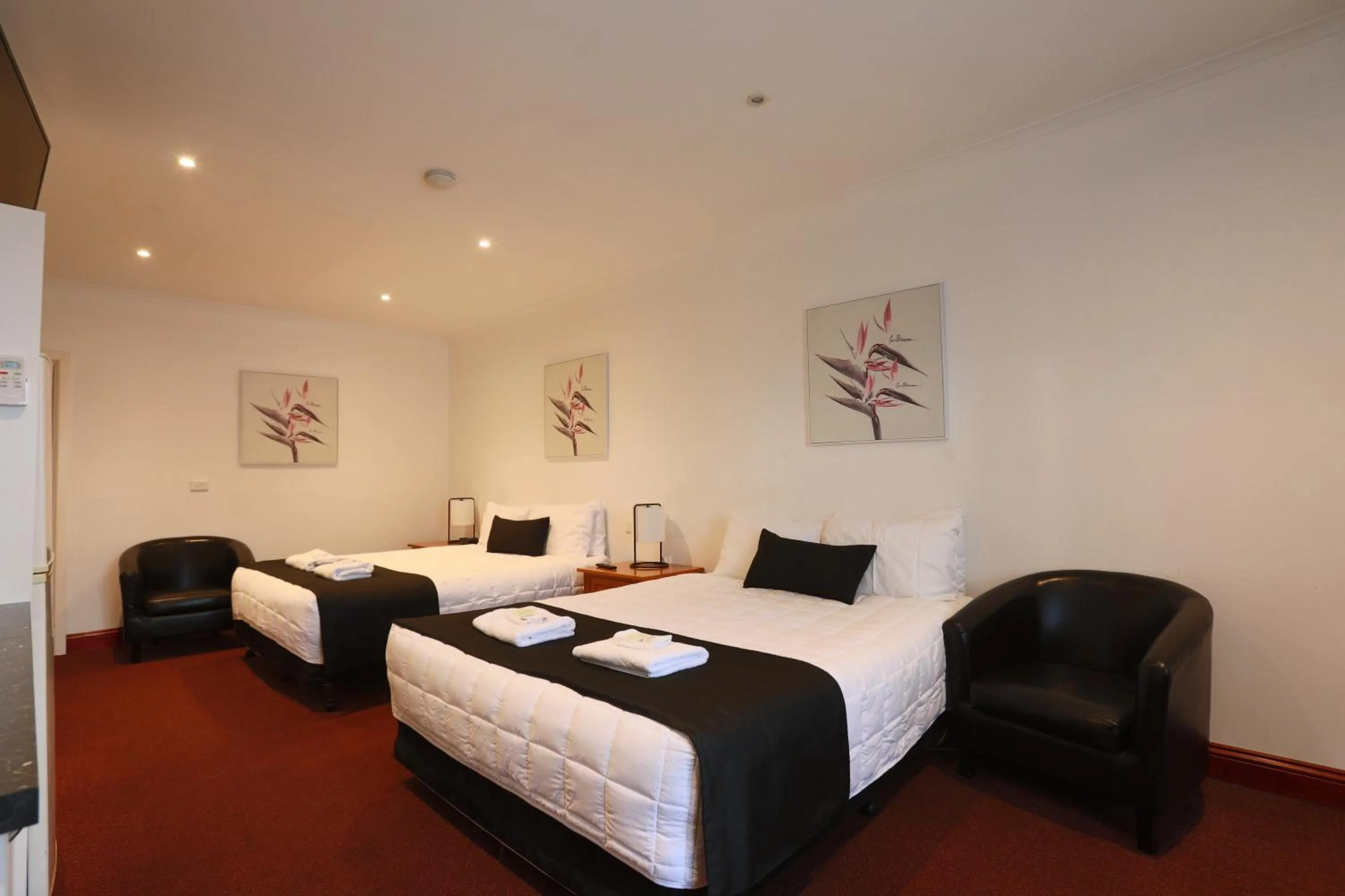 Bedroom, Bed in The Esplanade Motel