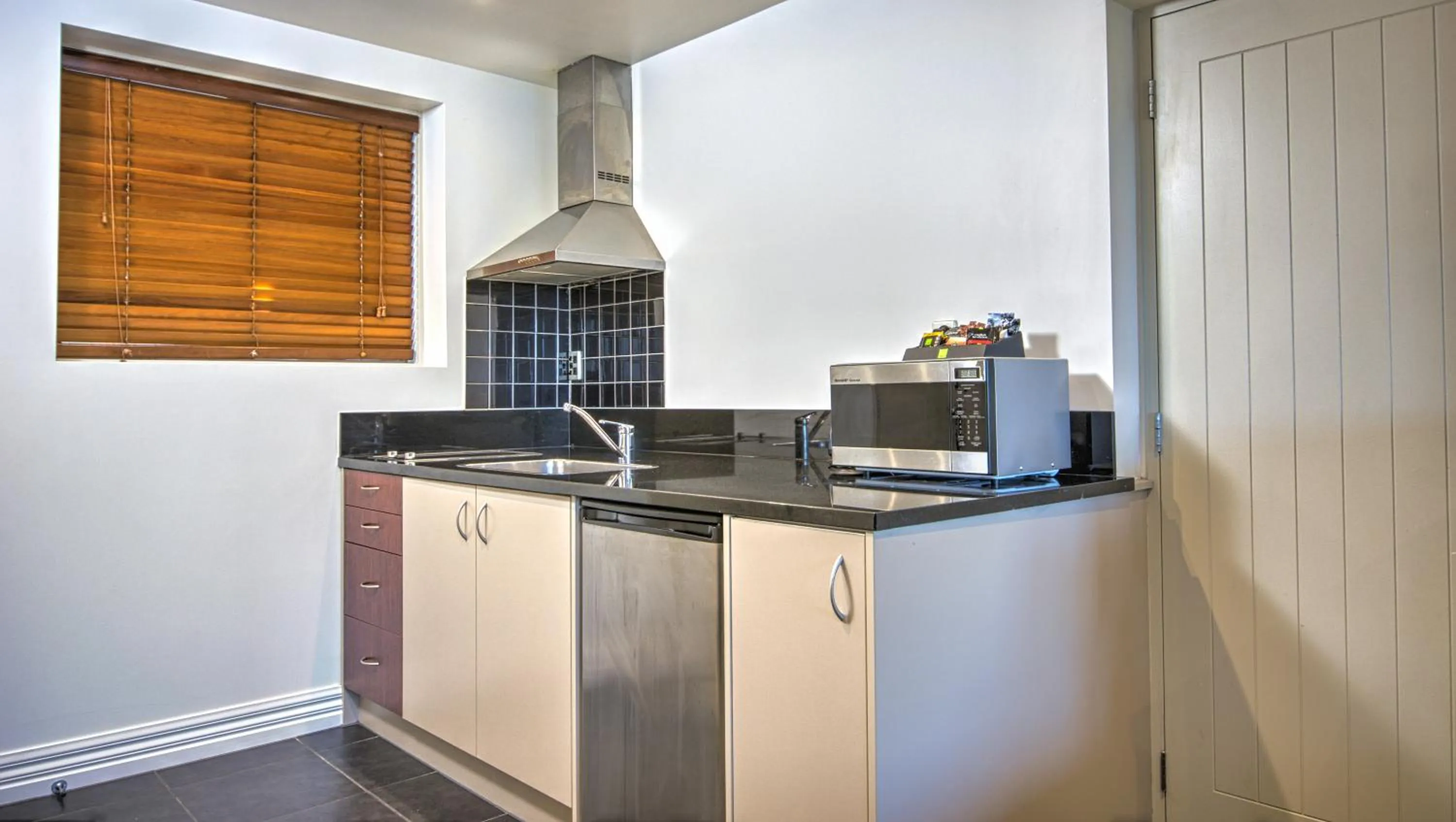 Coffee/tea facilities in Autoline Motel Queenstown