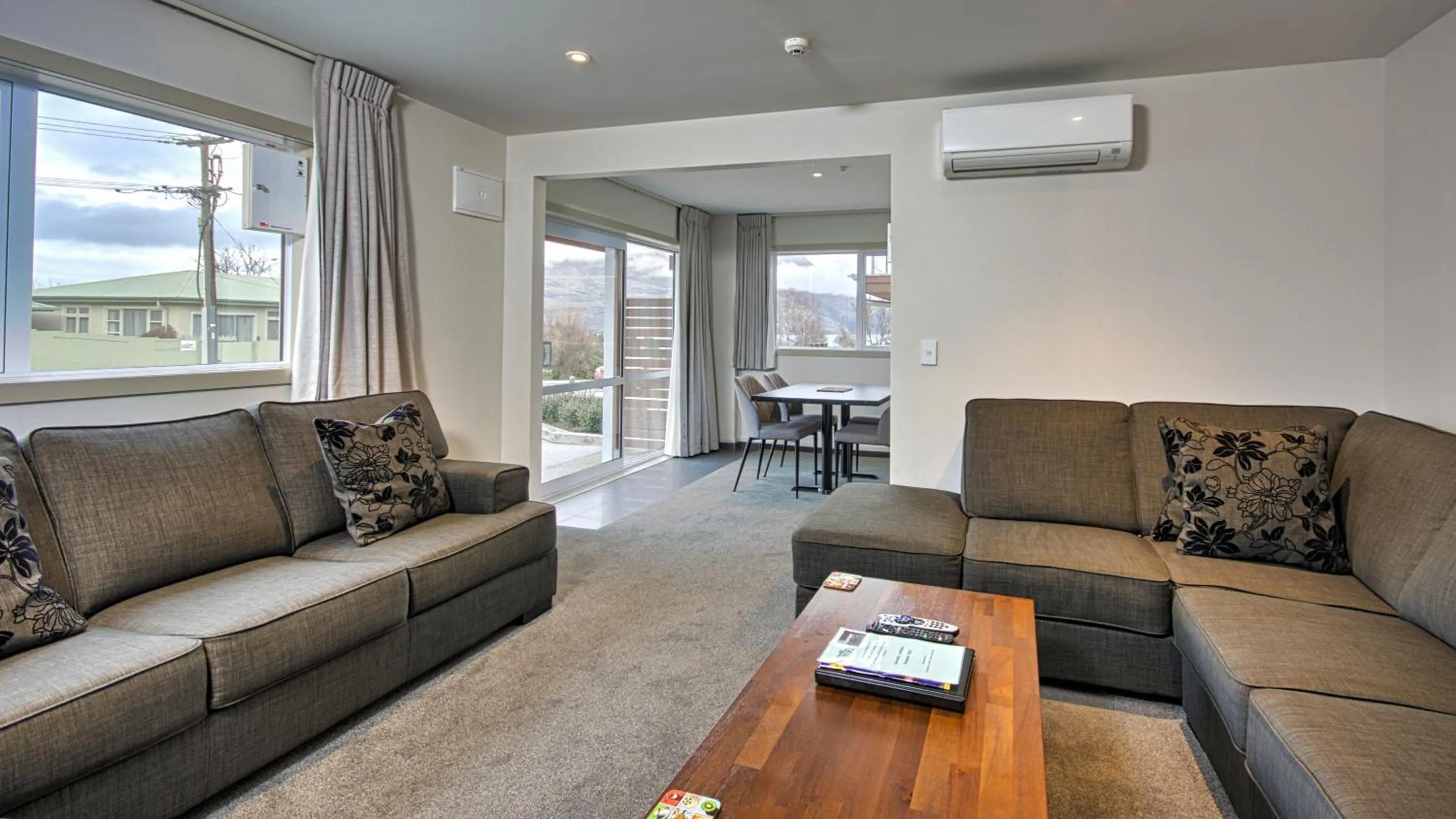 Living room in Autoline Motel Queenstown