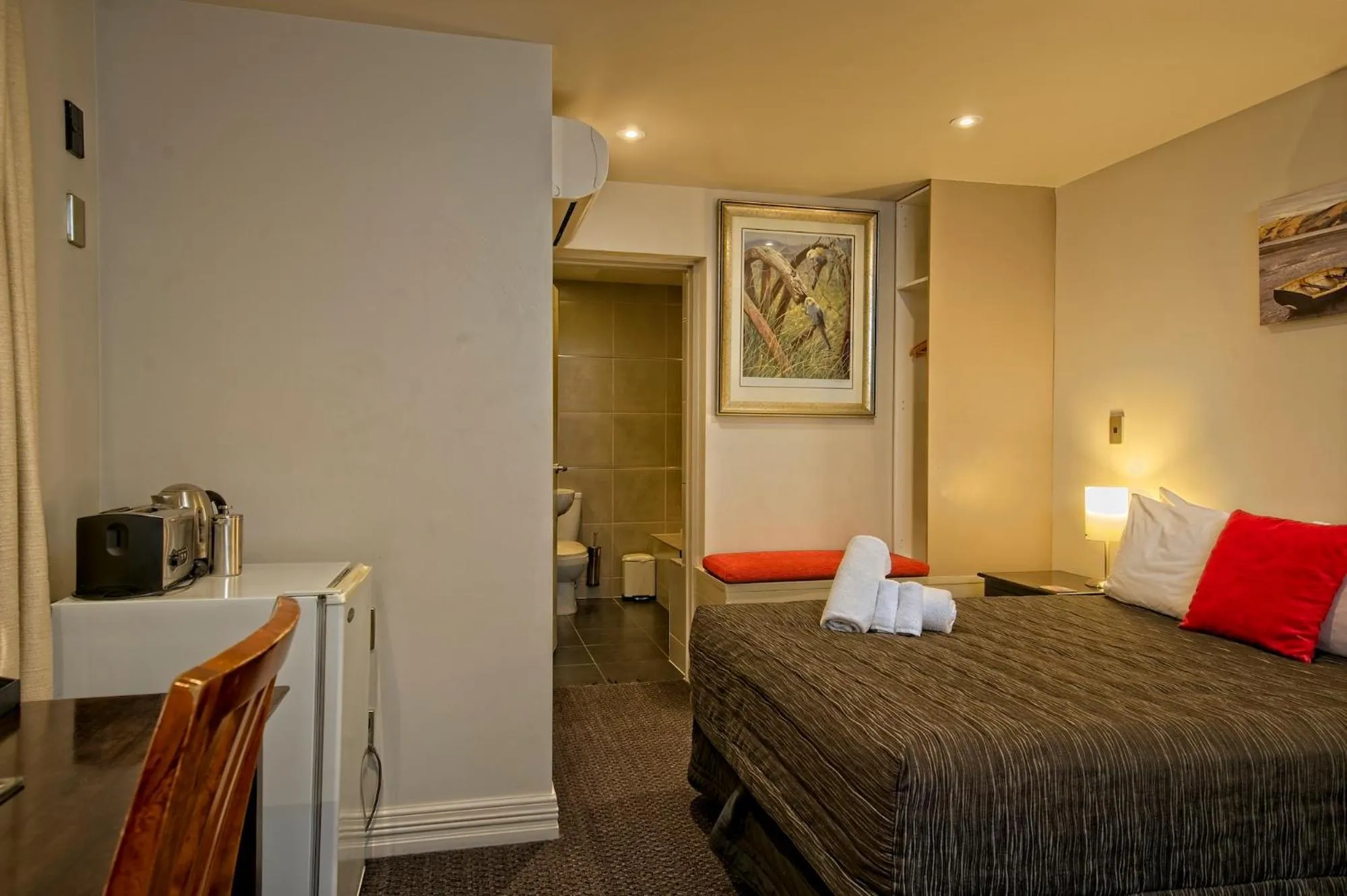 Bedroom, Bed in Autoline Motel Queenstown