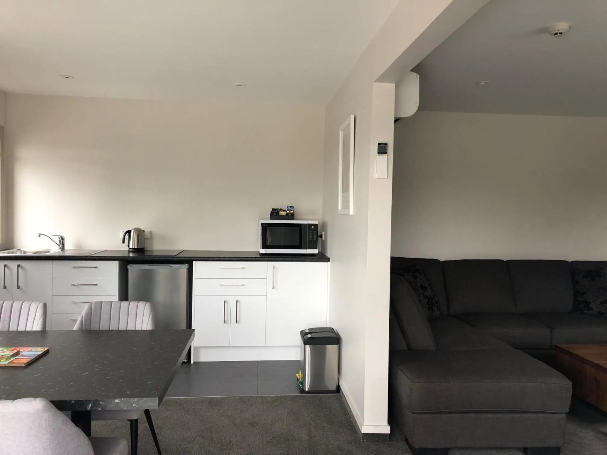 Kitchen or kitchenette in Autoline Motel Queenstown