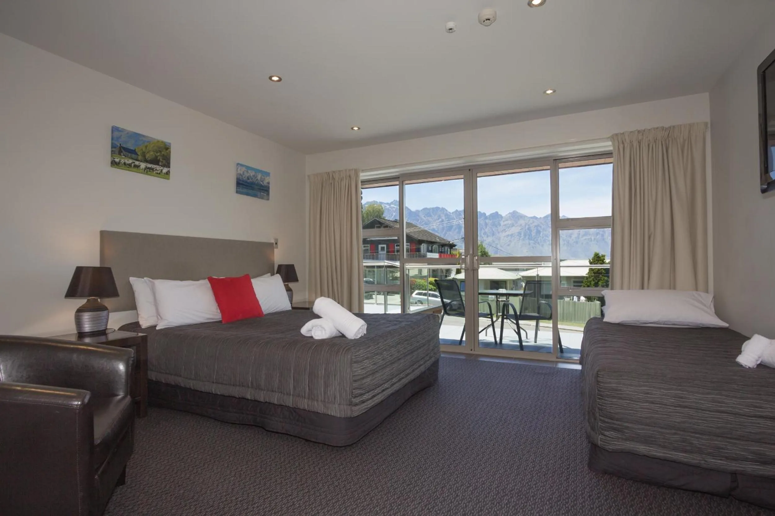 Bed in Autoline Motel Queenstown