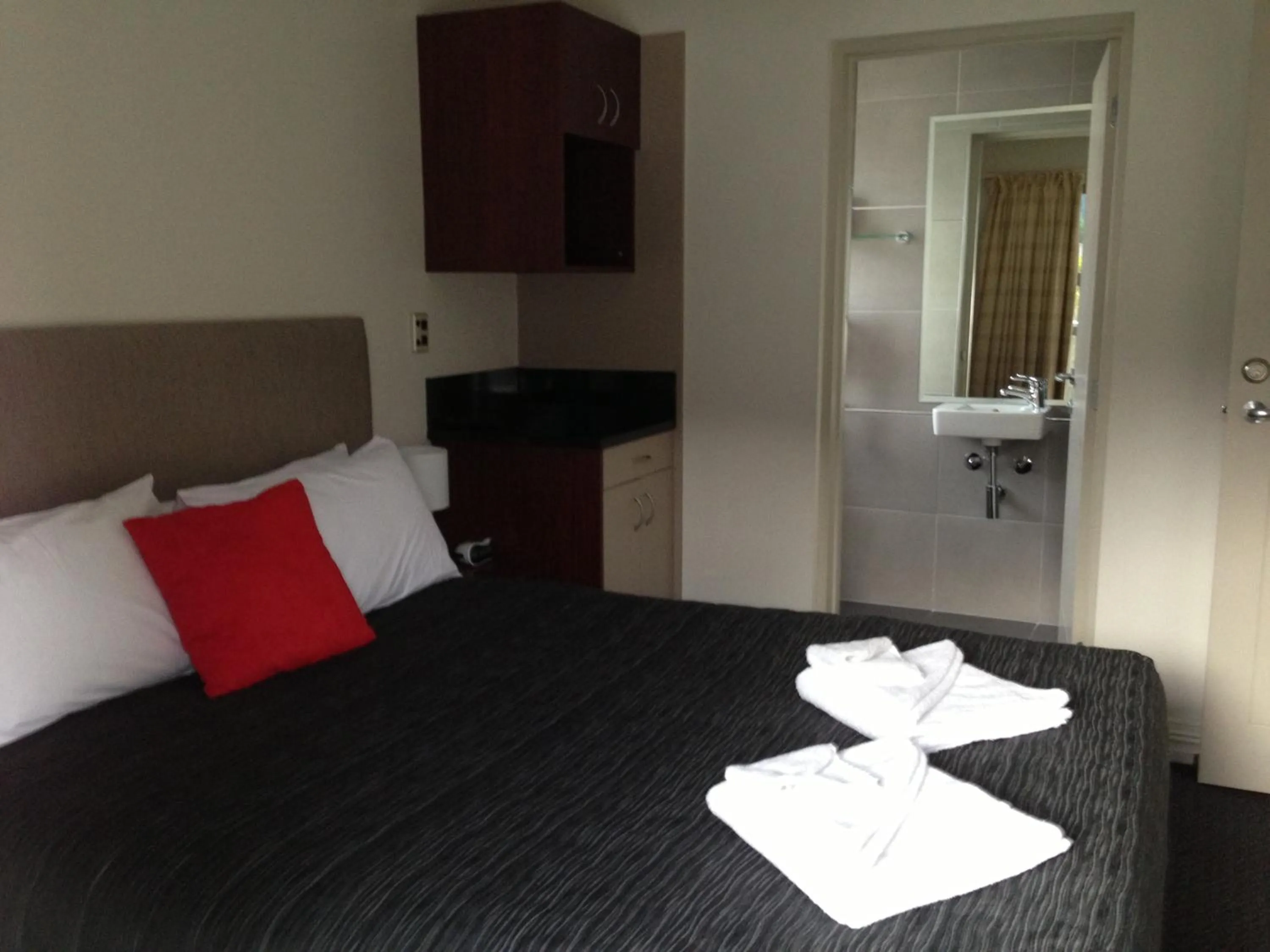 Bed in Autoline Motel Queenstown