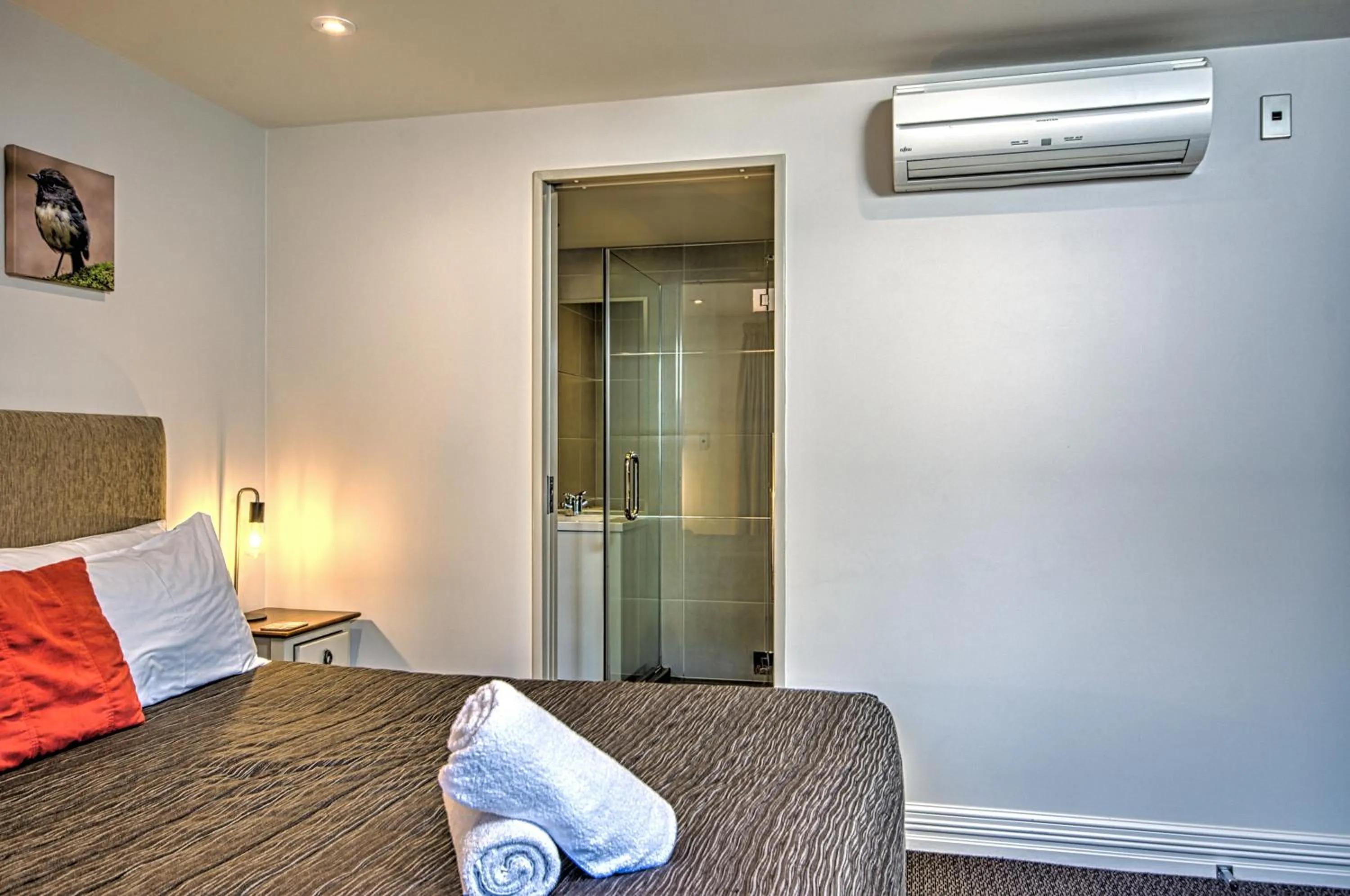 Bedroom, Bed in Autoline Motel Queenstown