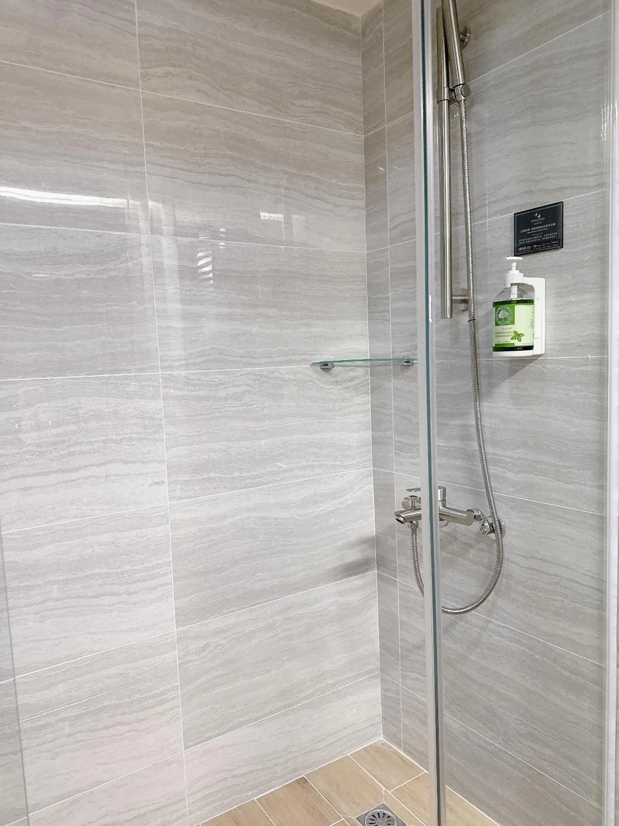 Shower in Toongmao Hotel Kaohsiung Shower in Toongmao Hotel Kaohsiung