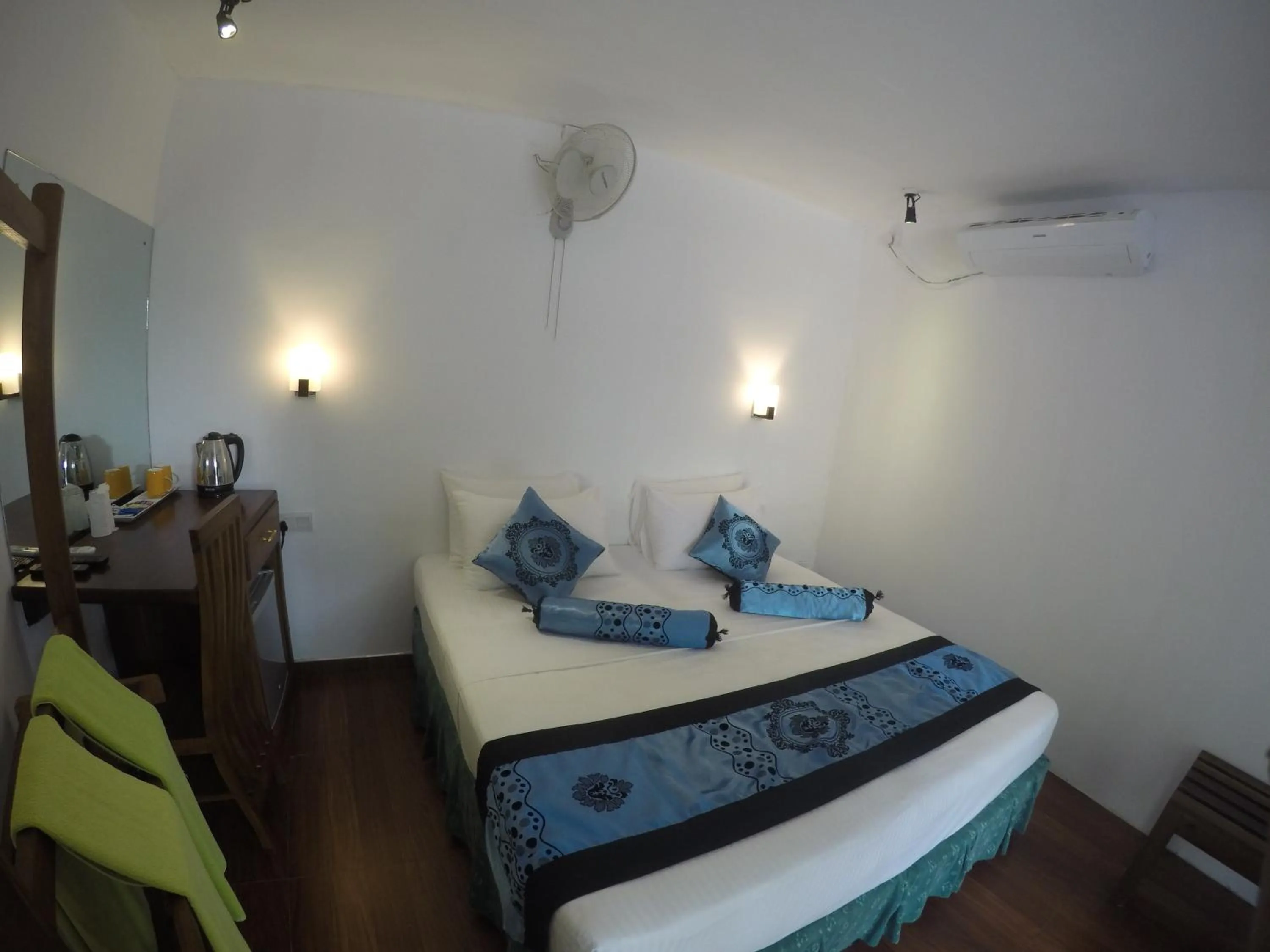 Bedroom, Bed in Hotel Sunray