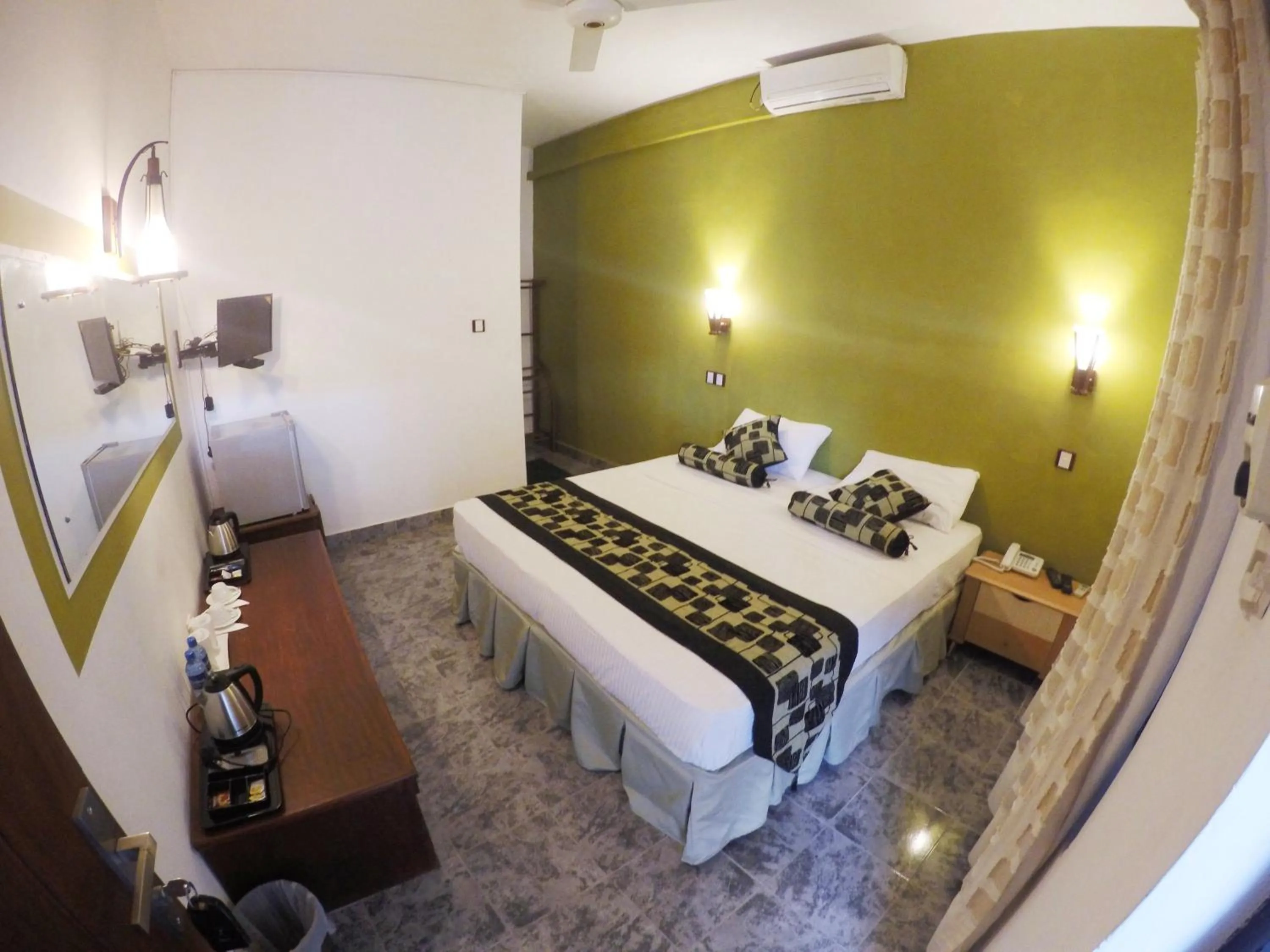 Photo of the whole room, Bed in Hotel Sunray