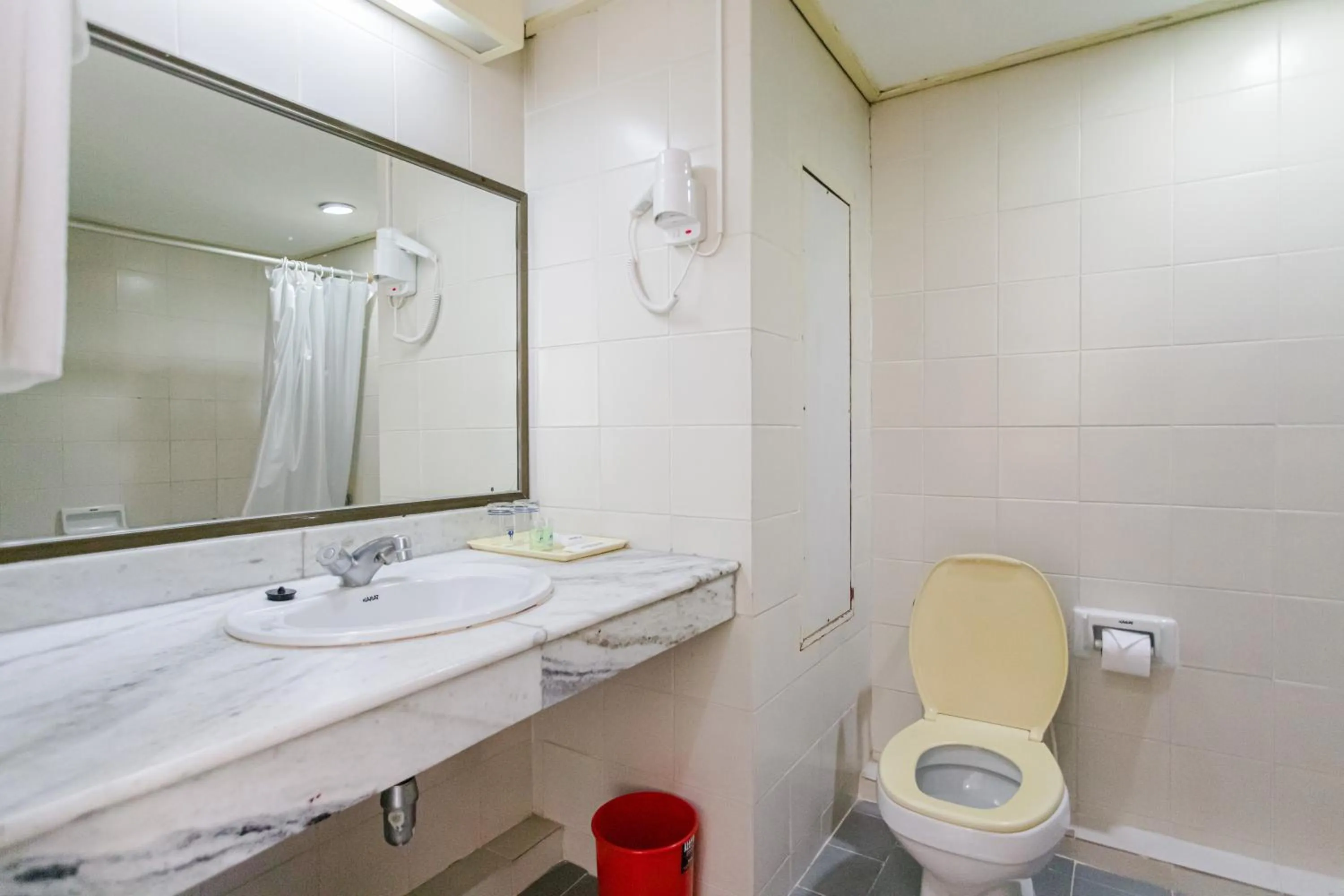 Bathroom in Hadthong Hotel